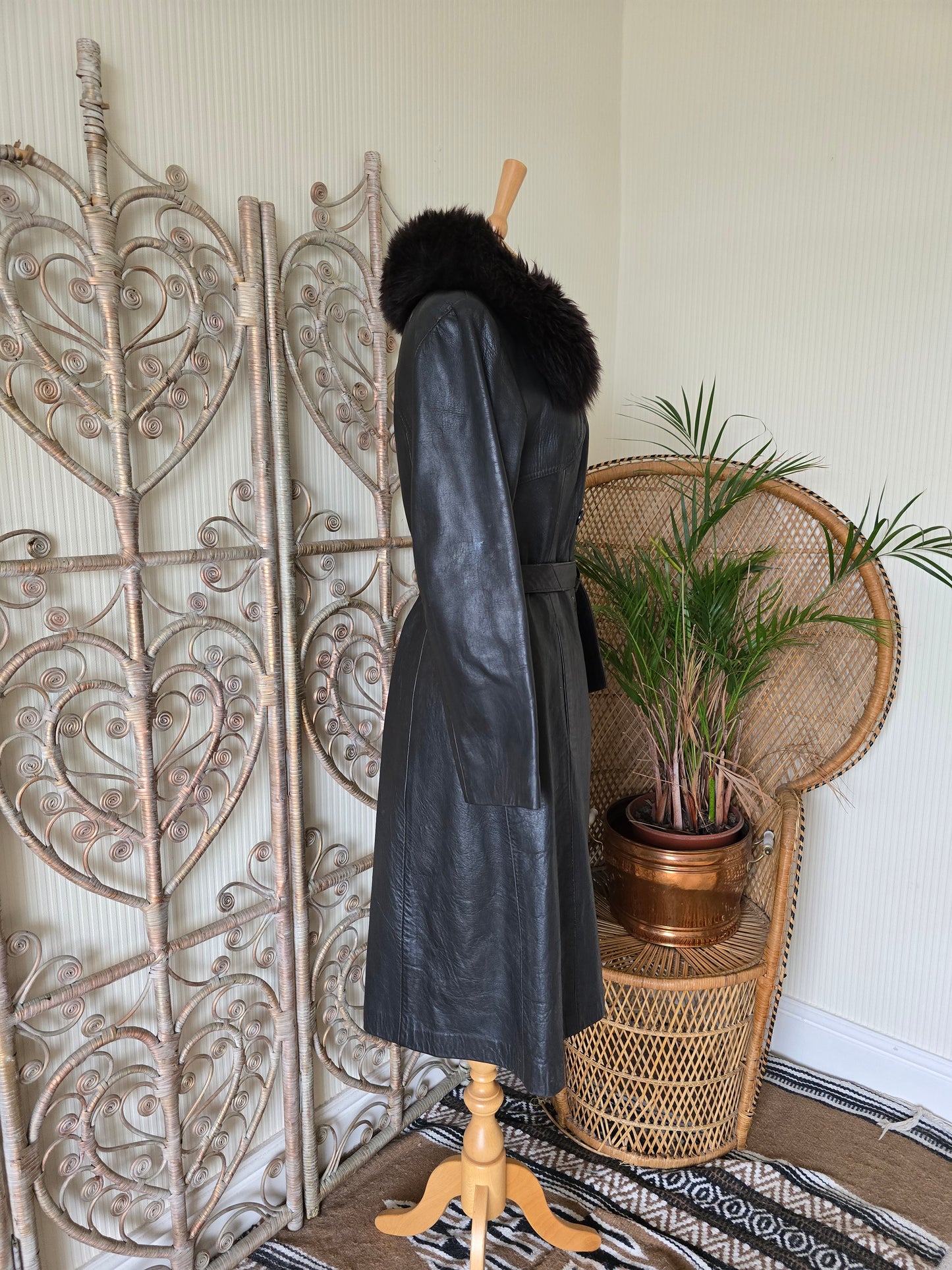 Vintage sheepskin collar leather coat