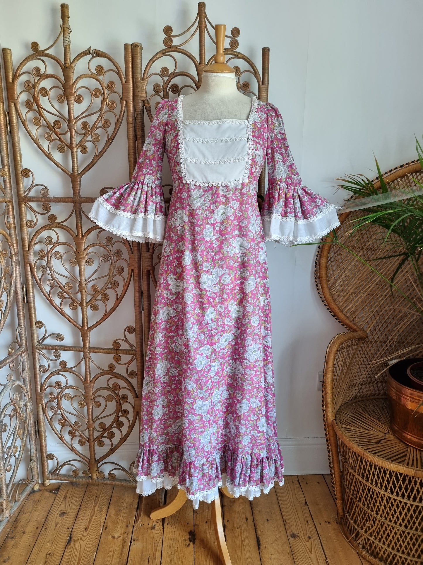 Vintage Quad prairie dress S