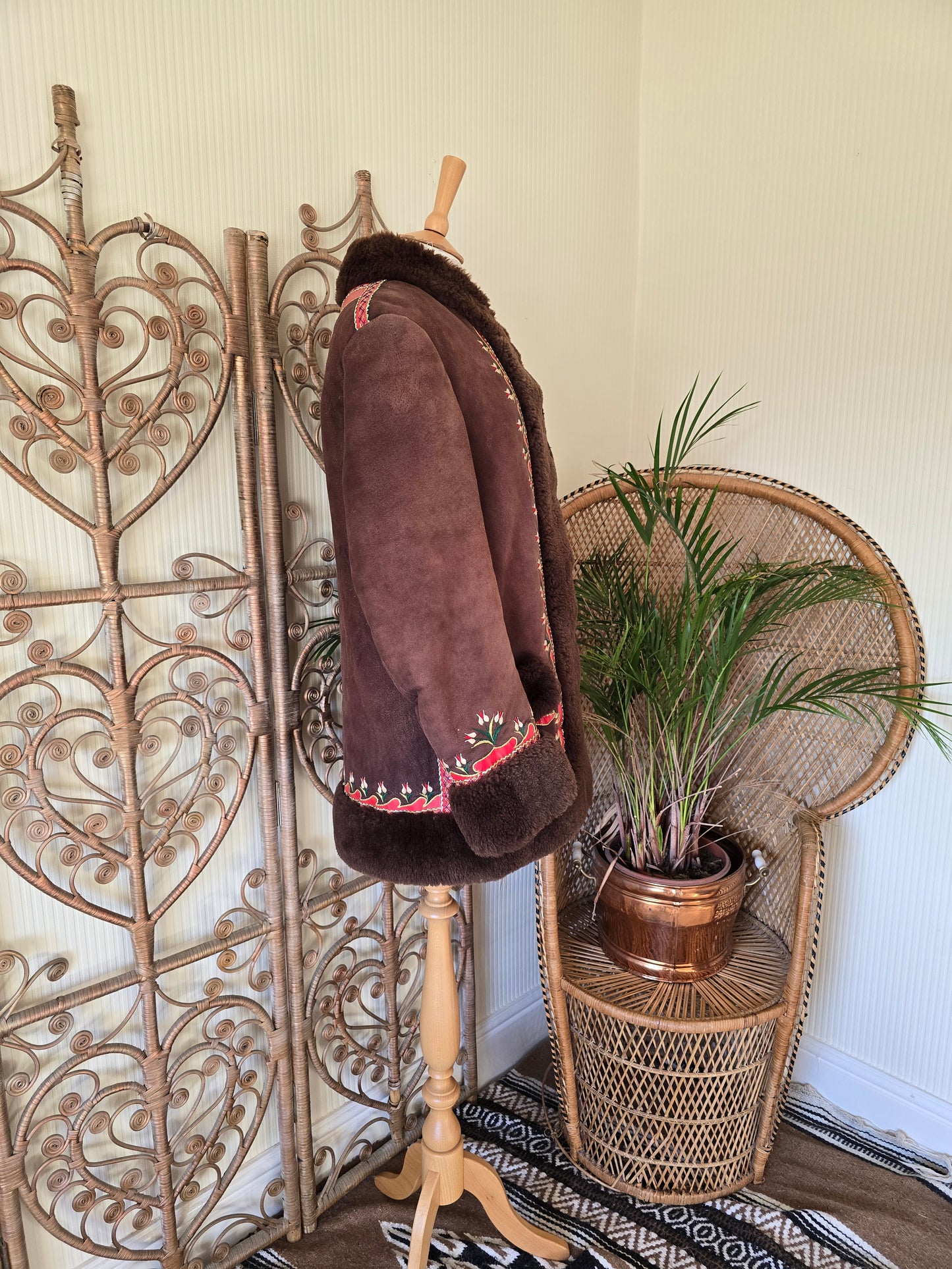 Vintage embroidered sheepskin Polish coat