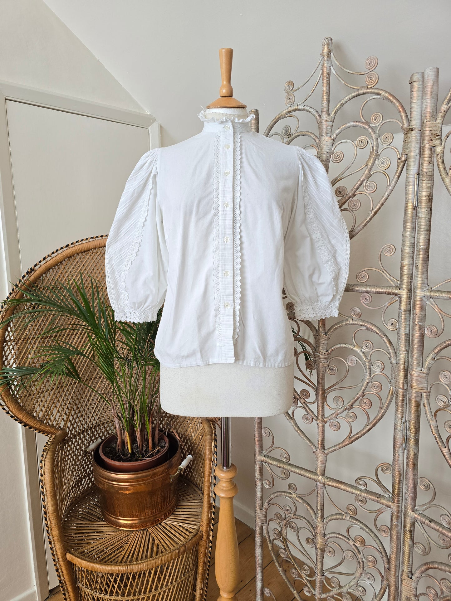 Vintage lace pie collar blouse