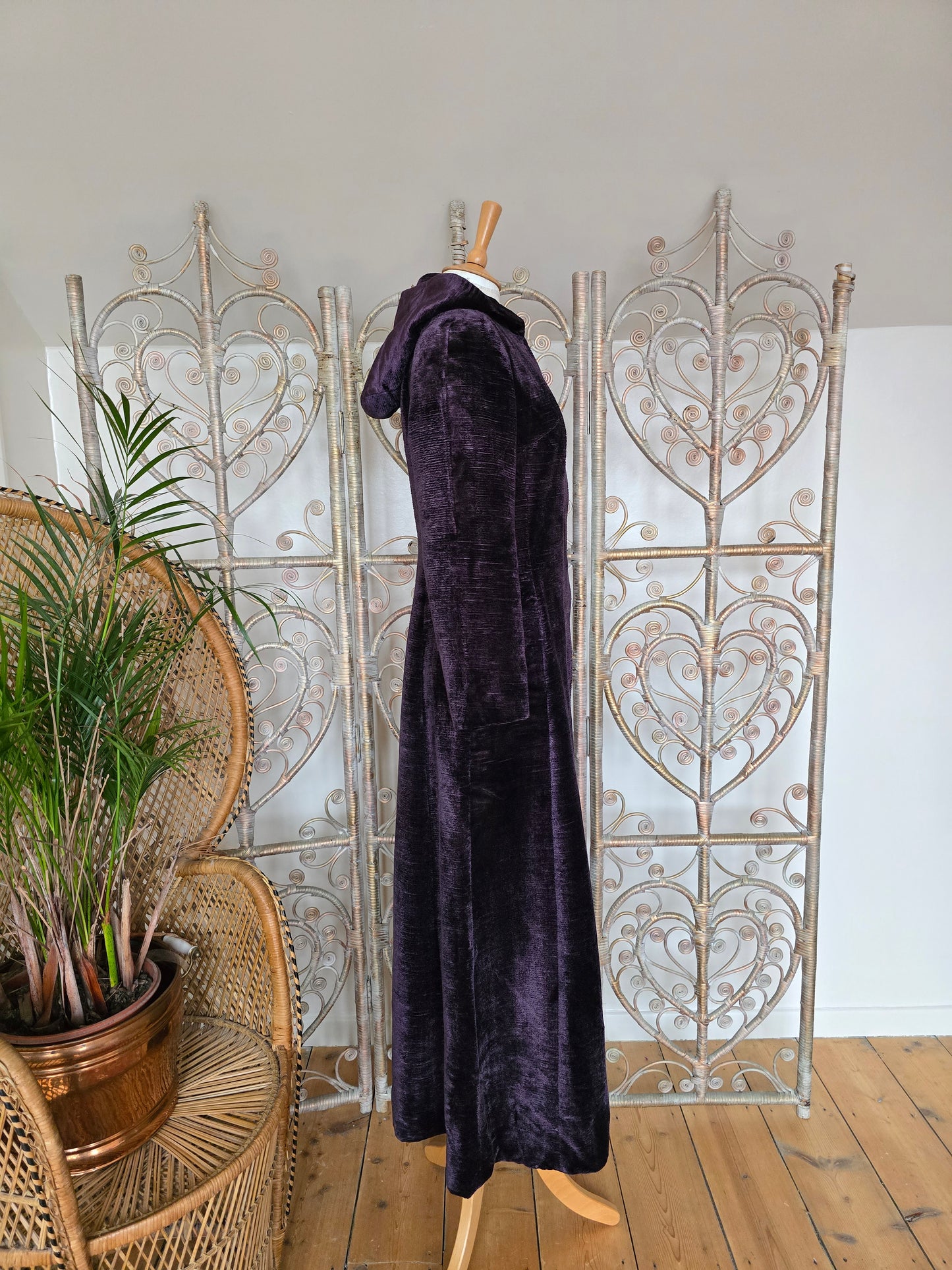 Vintage hooded Chenille 70s coat