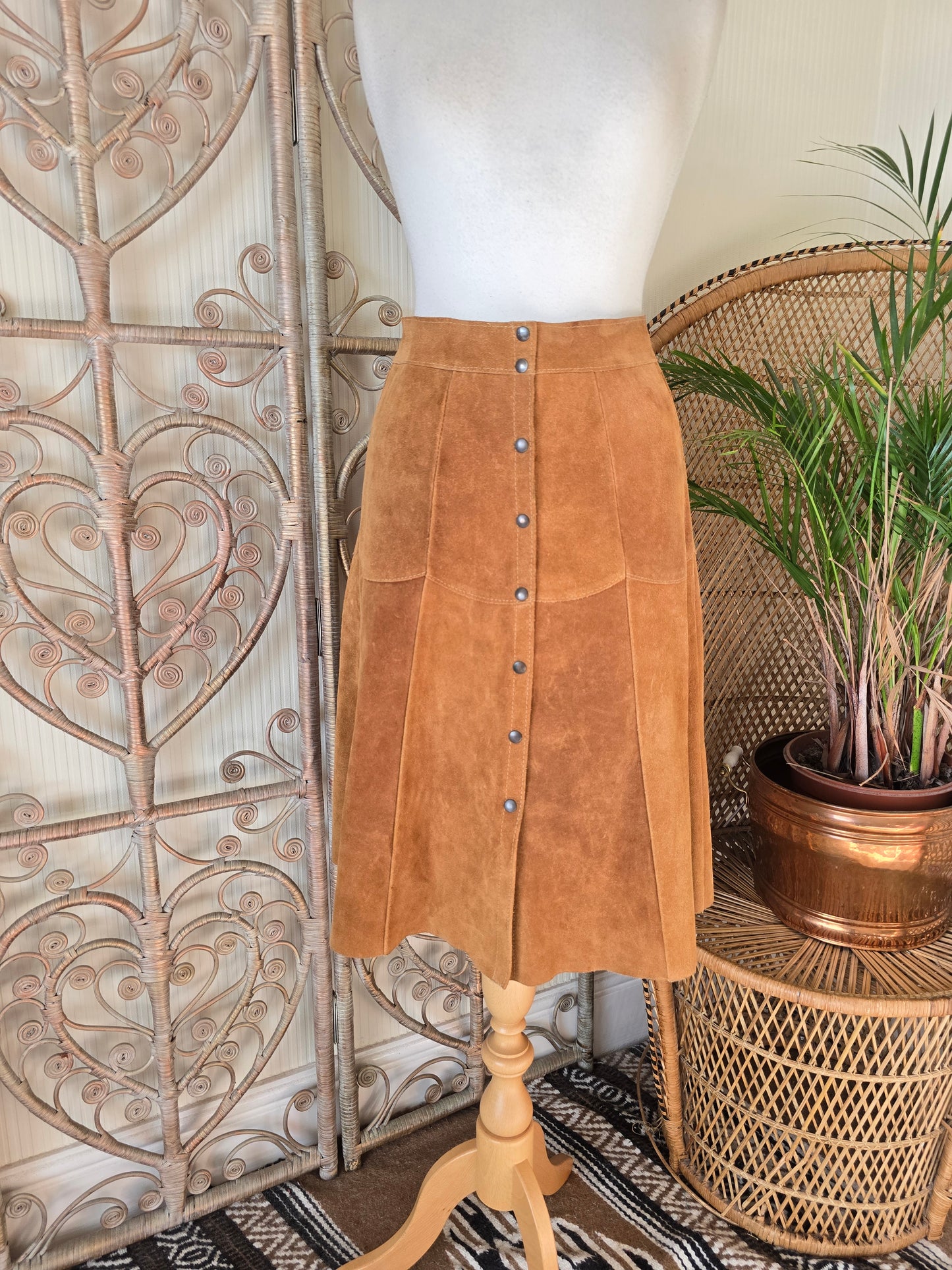 Vintage suede skirt w27.5"