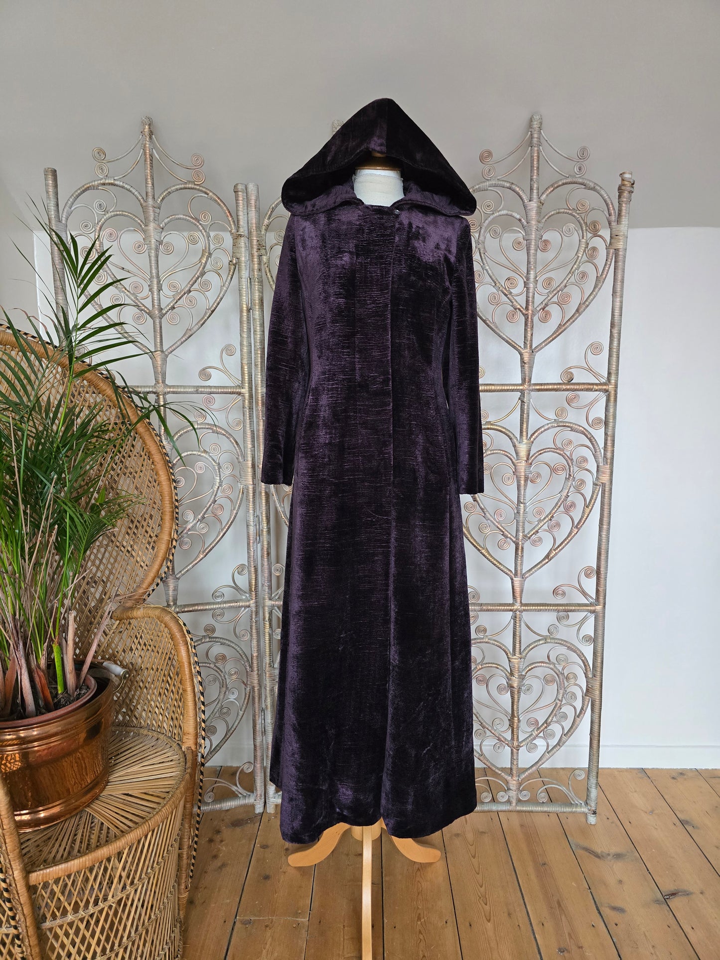 Vintage hooded Chenille 70s coat