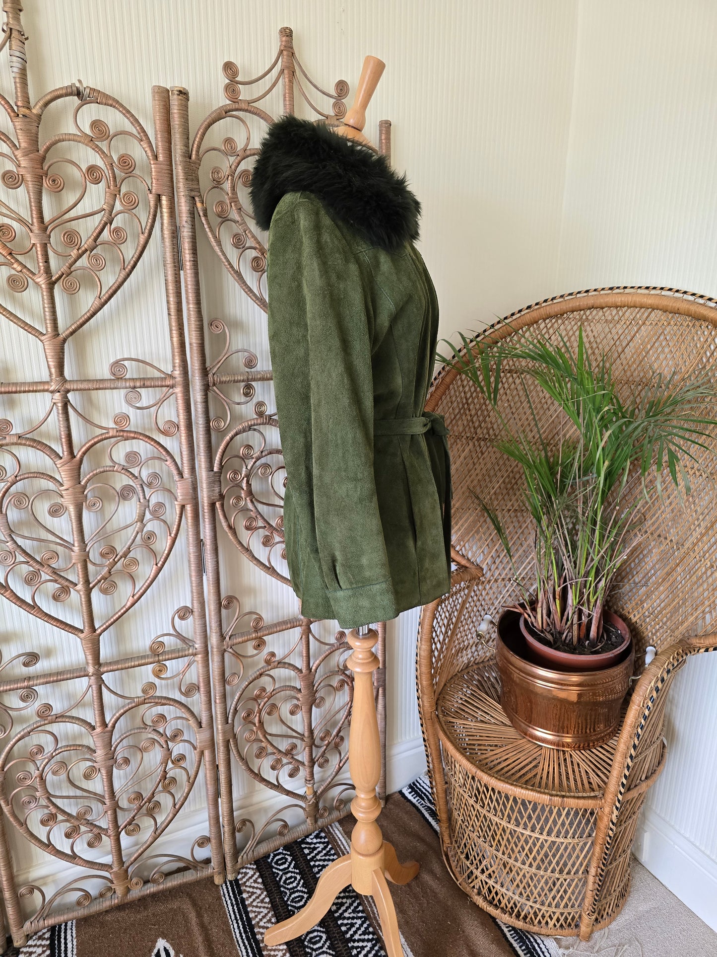 Vintage suede Sheepskin collar  coat