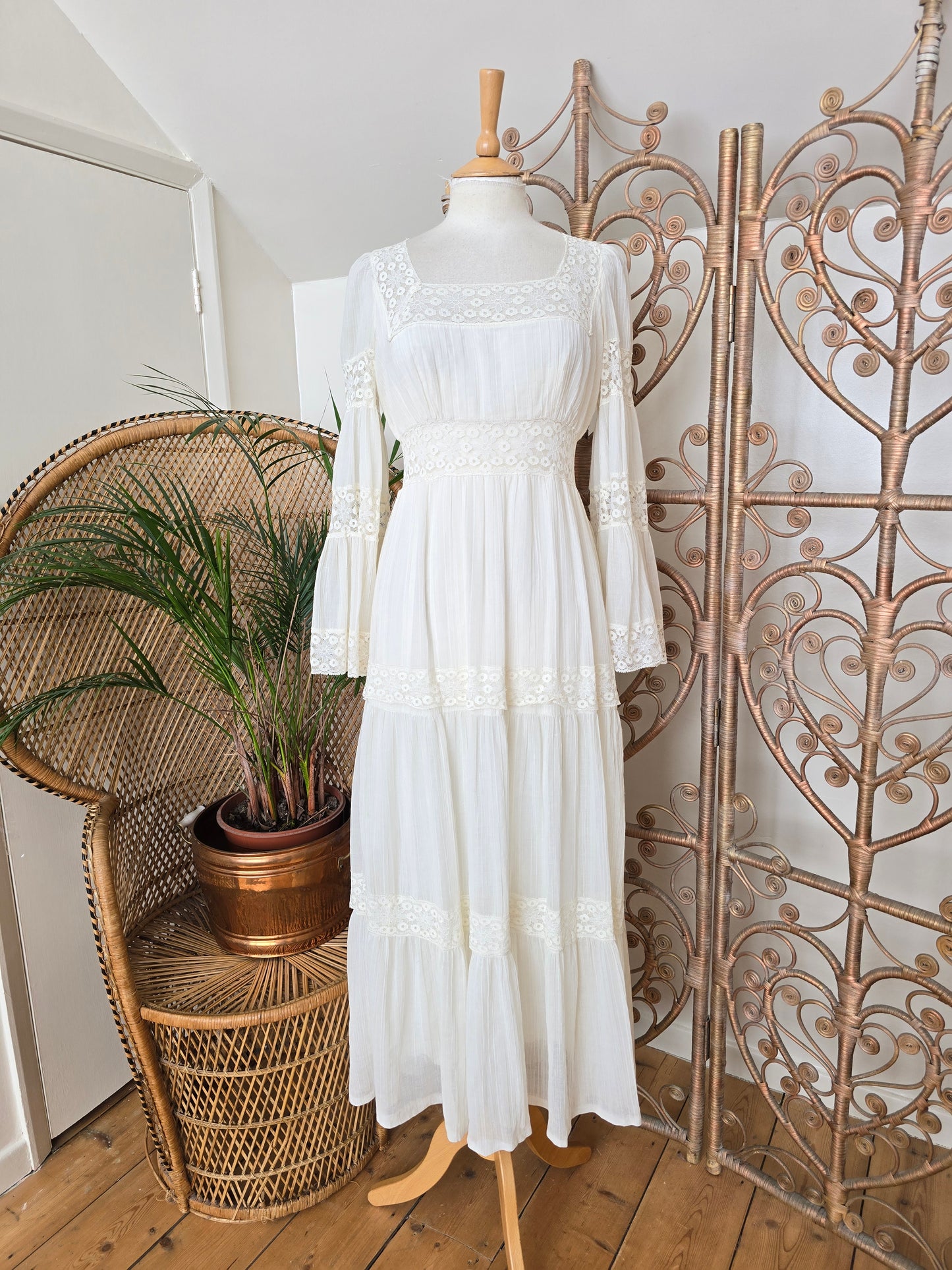 Vintage bell sleeves dress