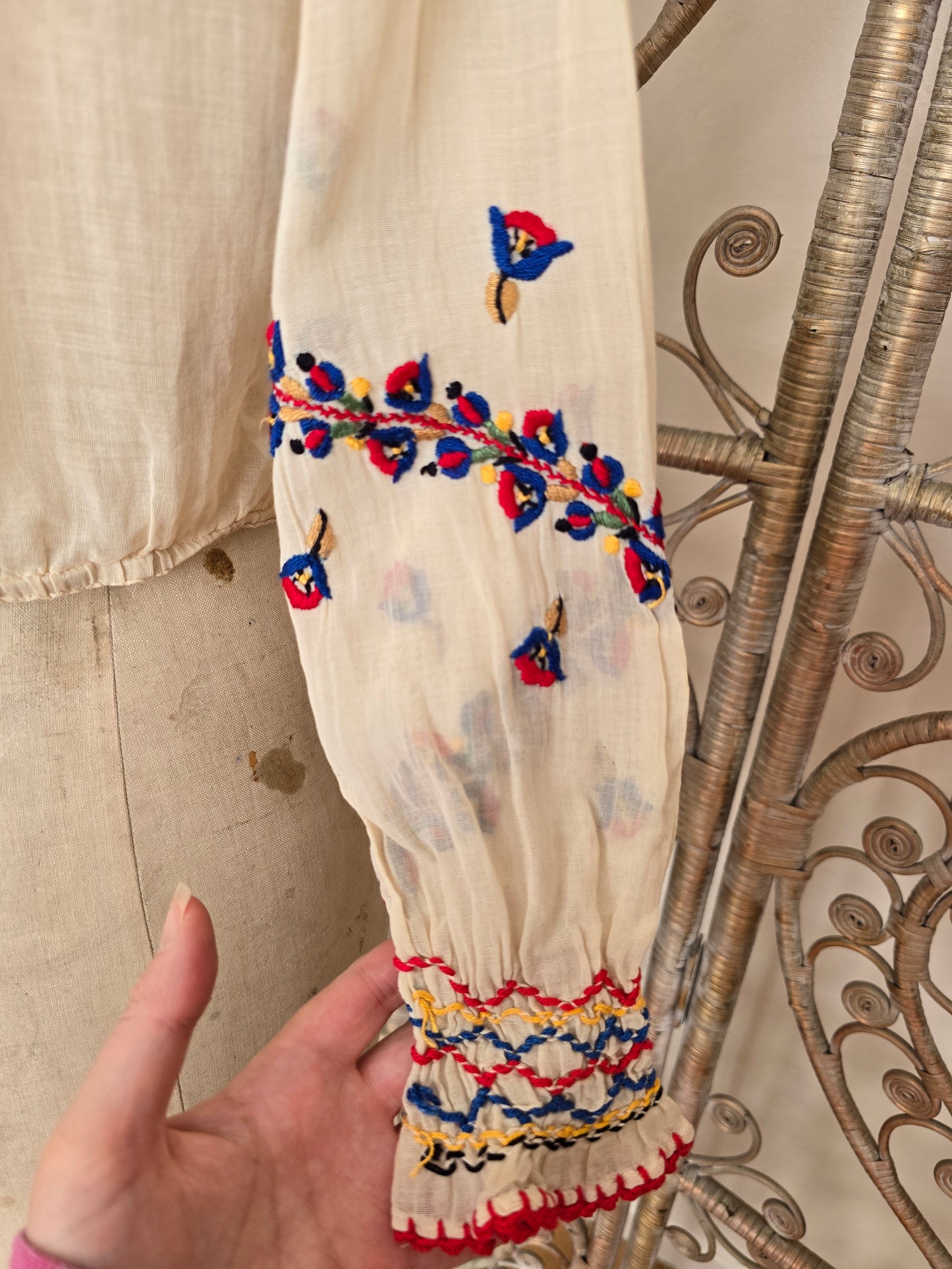 Vintage 30s/40s Hungarian embroidered blouse