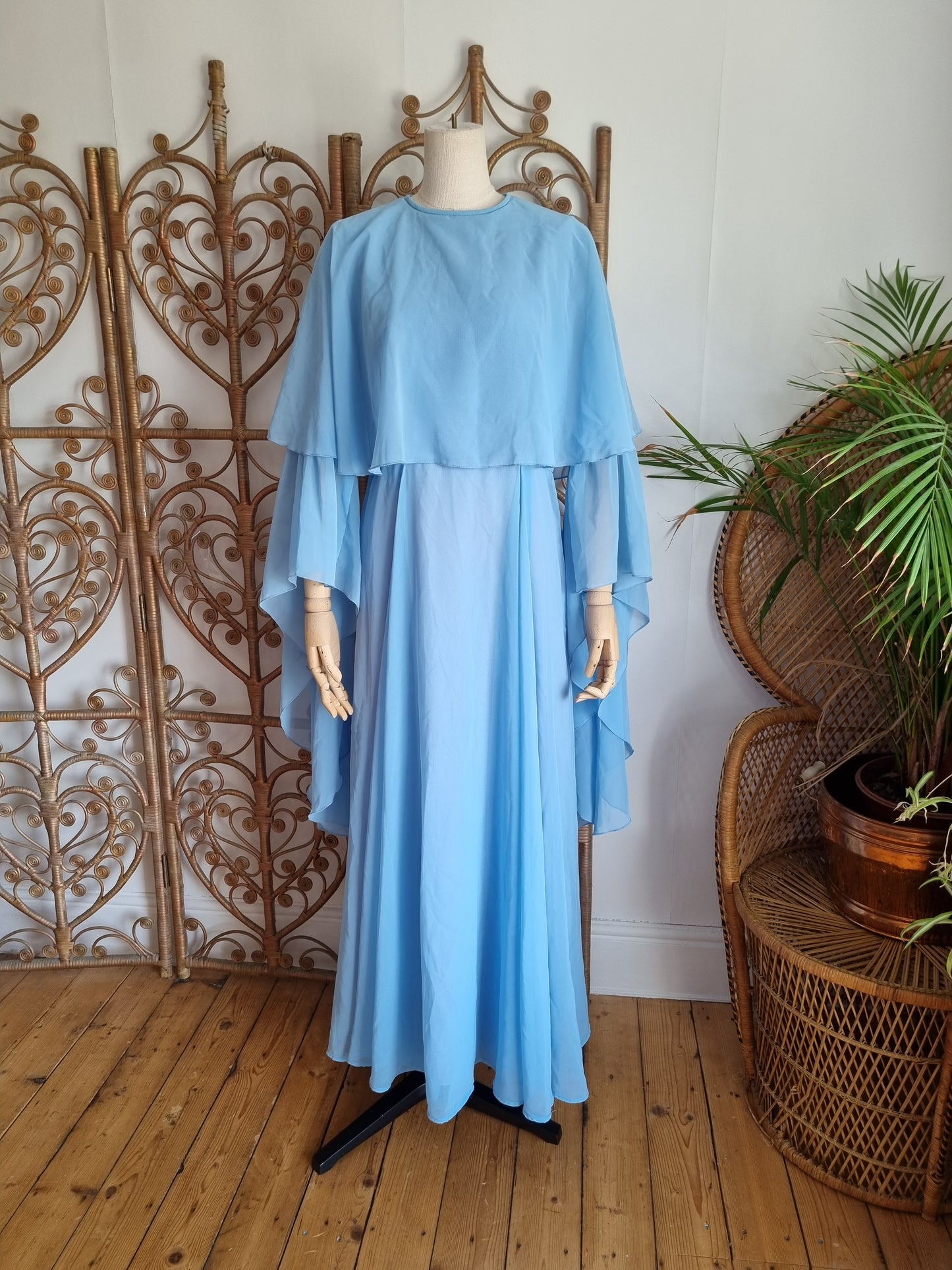 Vintage waterfall sleeves maxi dress