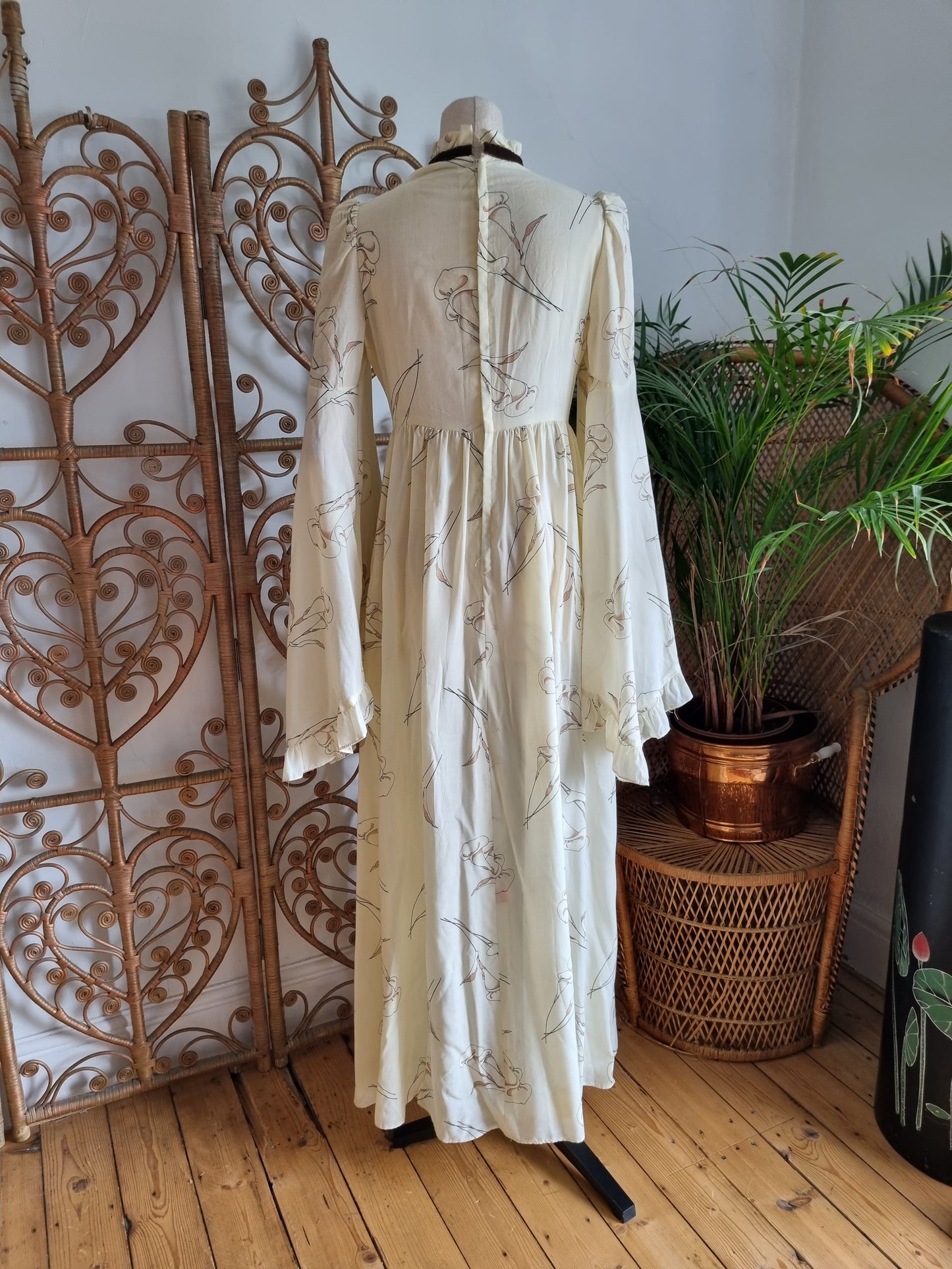 Vintage butterfly sleeves dress