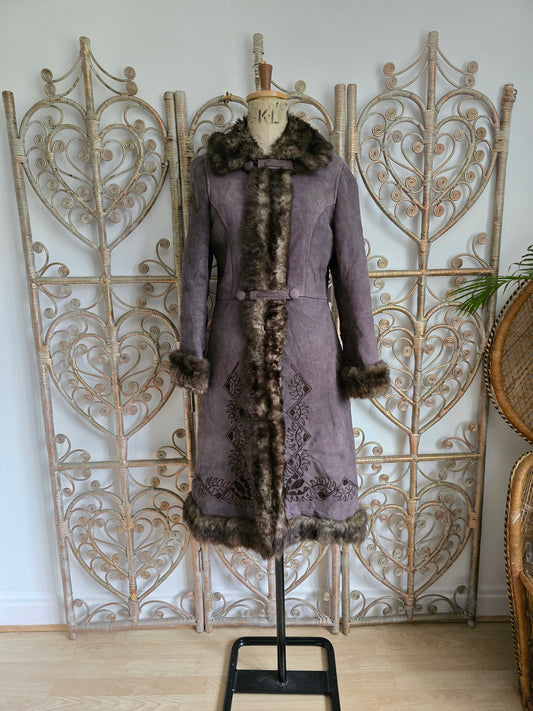 Vintage embroidered sheepskin 70s coat S