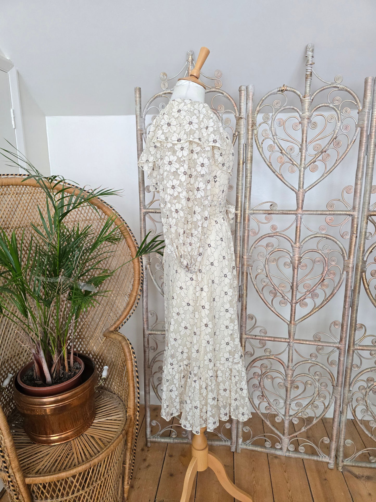 Vintage lace 70s dress