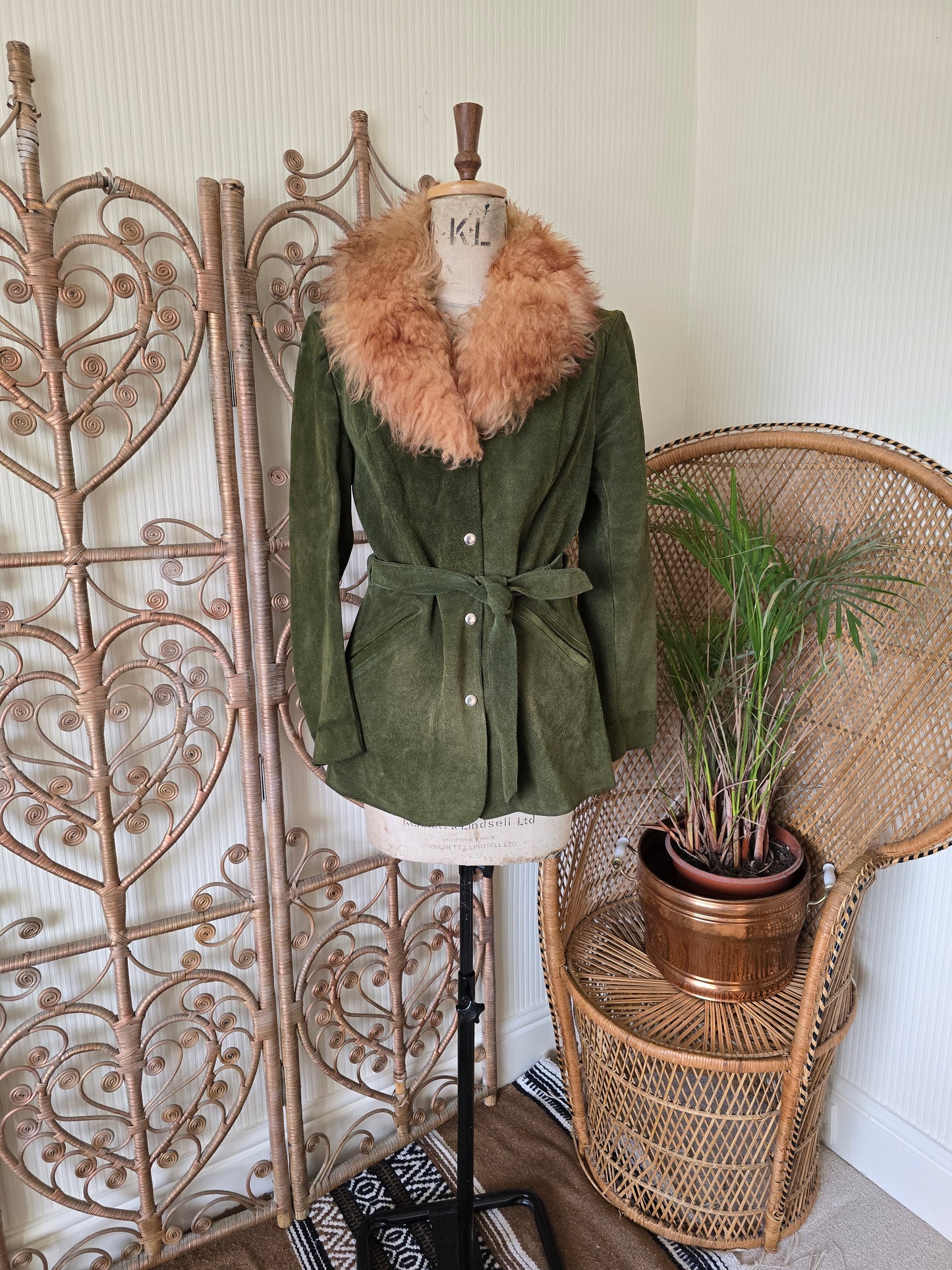 Vintage suede Sheepskin collar  coat