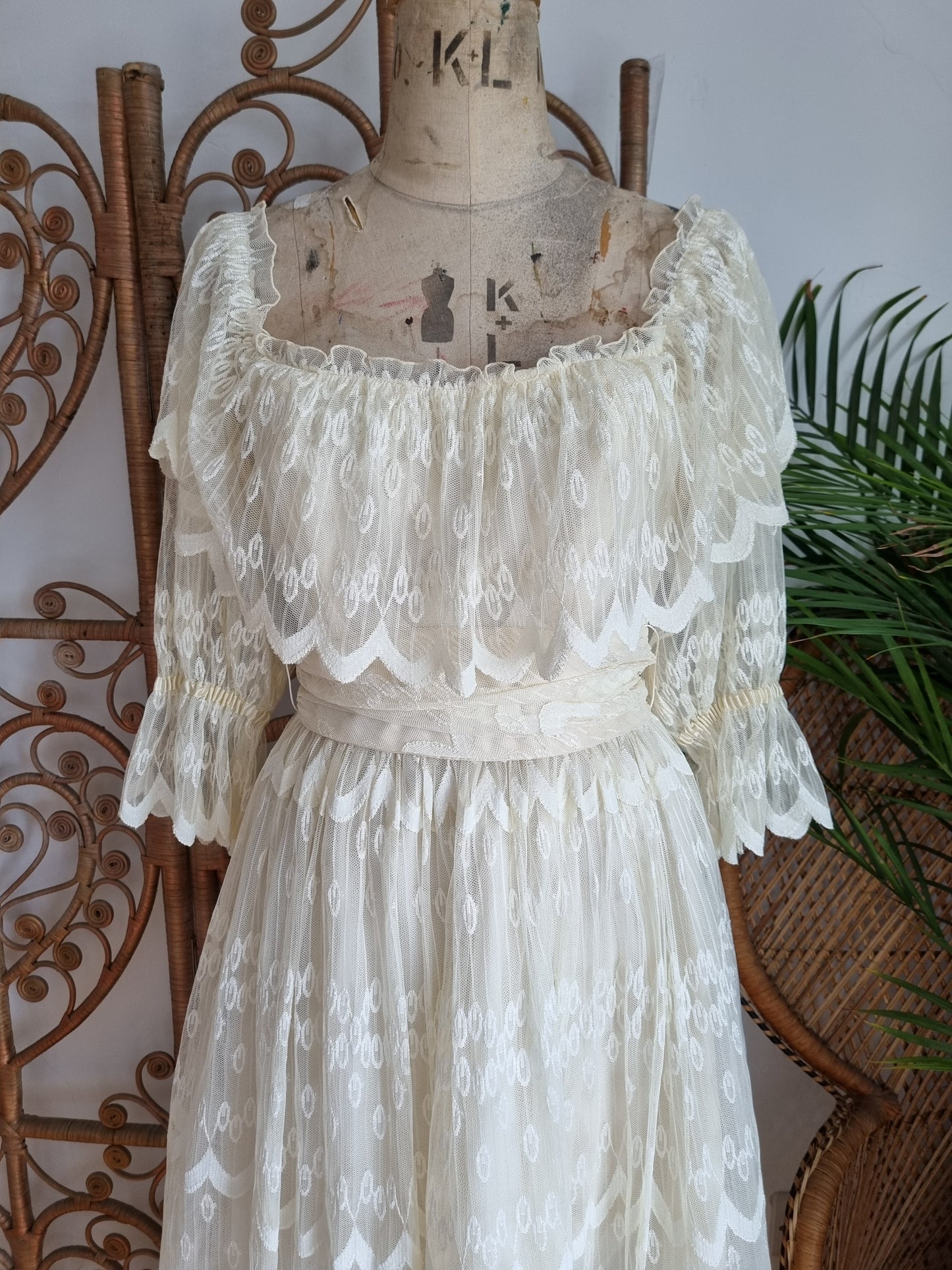Vintage lace 70s dress