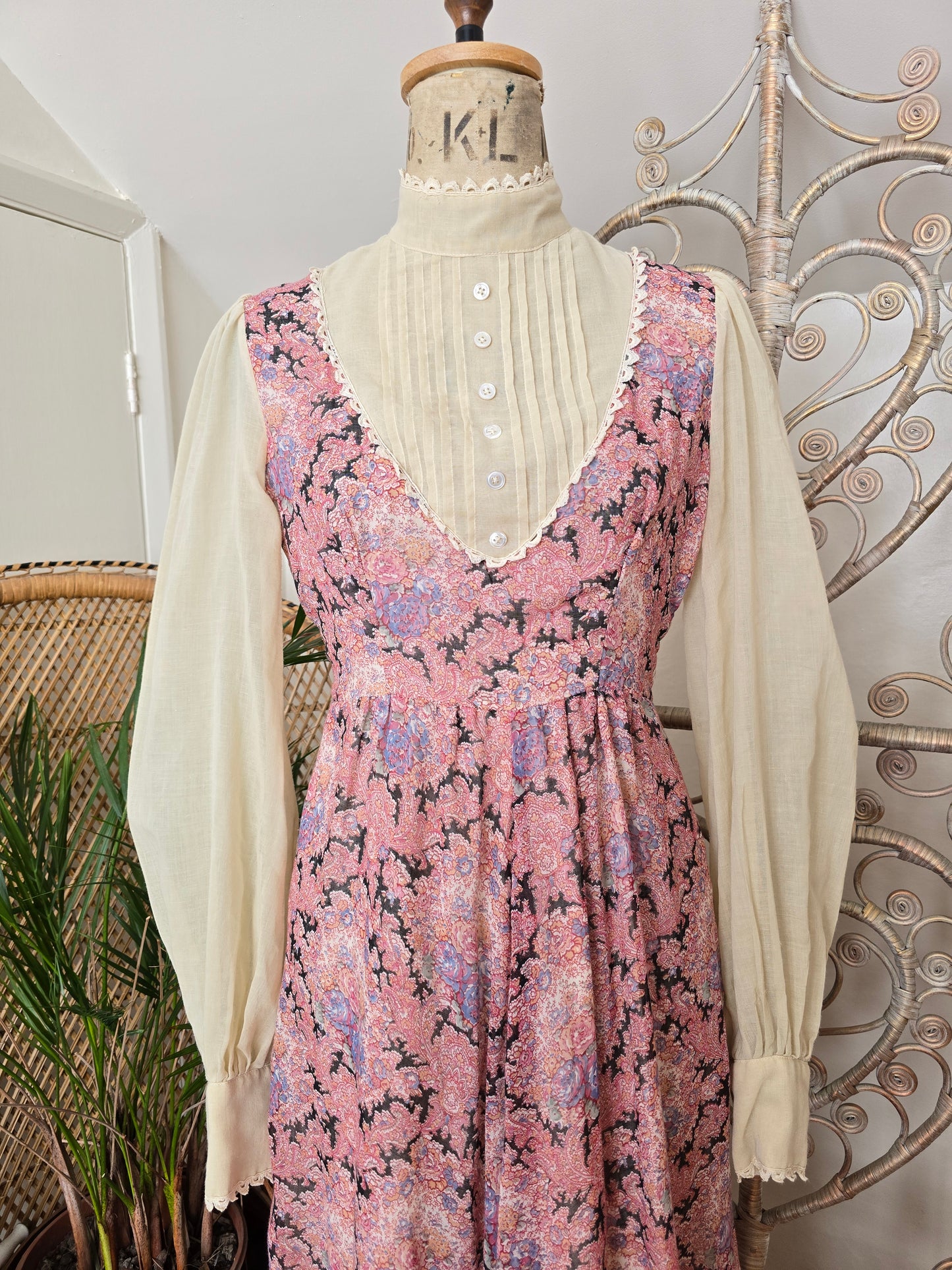 Vintage 70s Clothes Samuel Sherman maxi dress