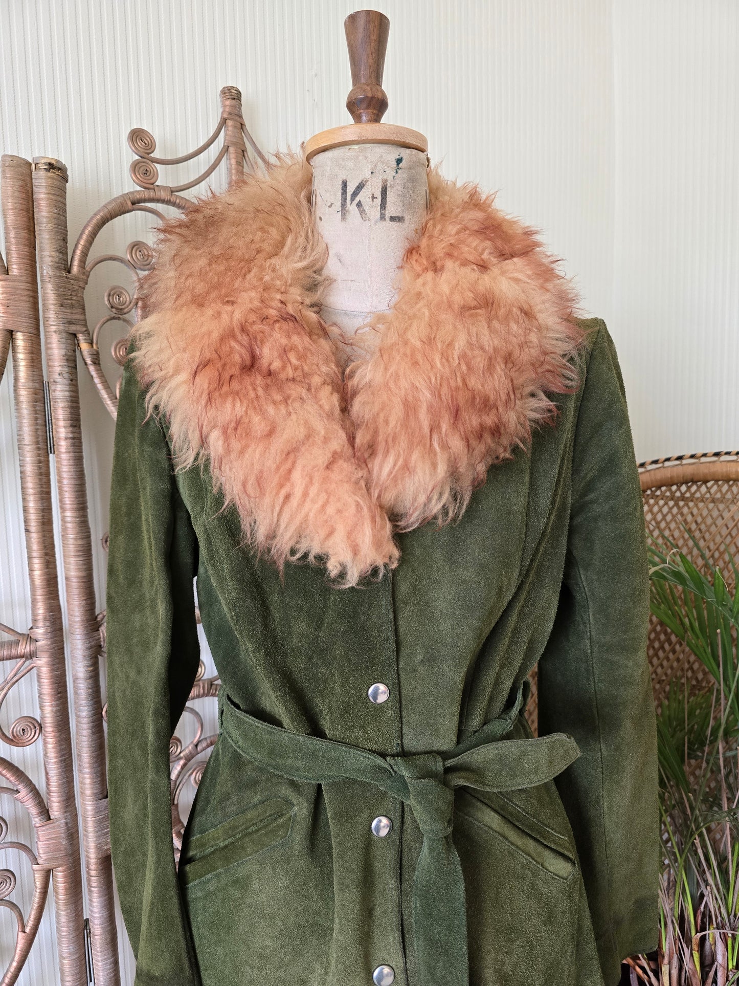 Vintage suede Sheepskin collar  coat