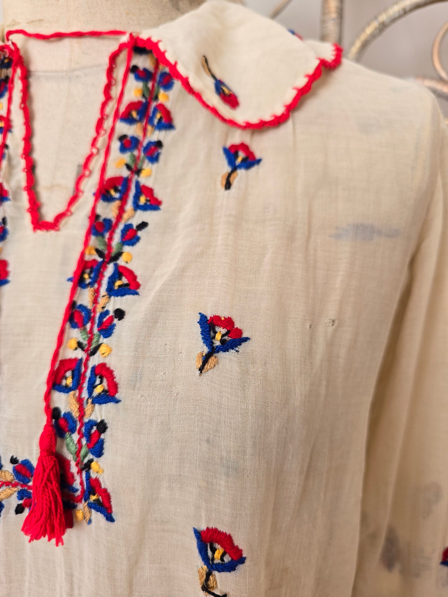 Vintage 30s/40s Hungarian embroidered blouse
