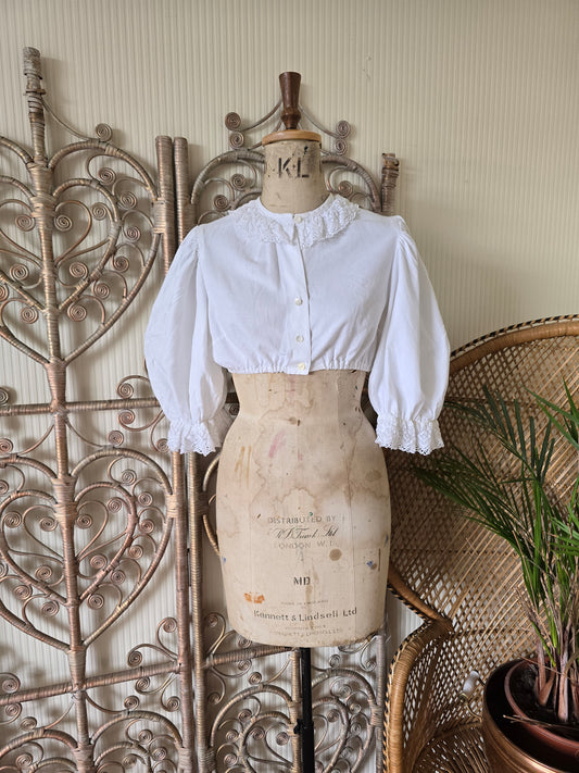 Vintage lace collar cotton crop blouse