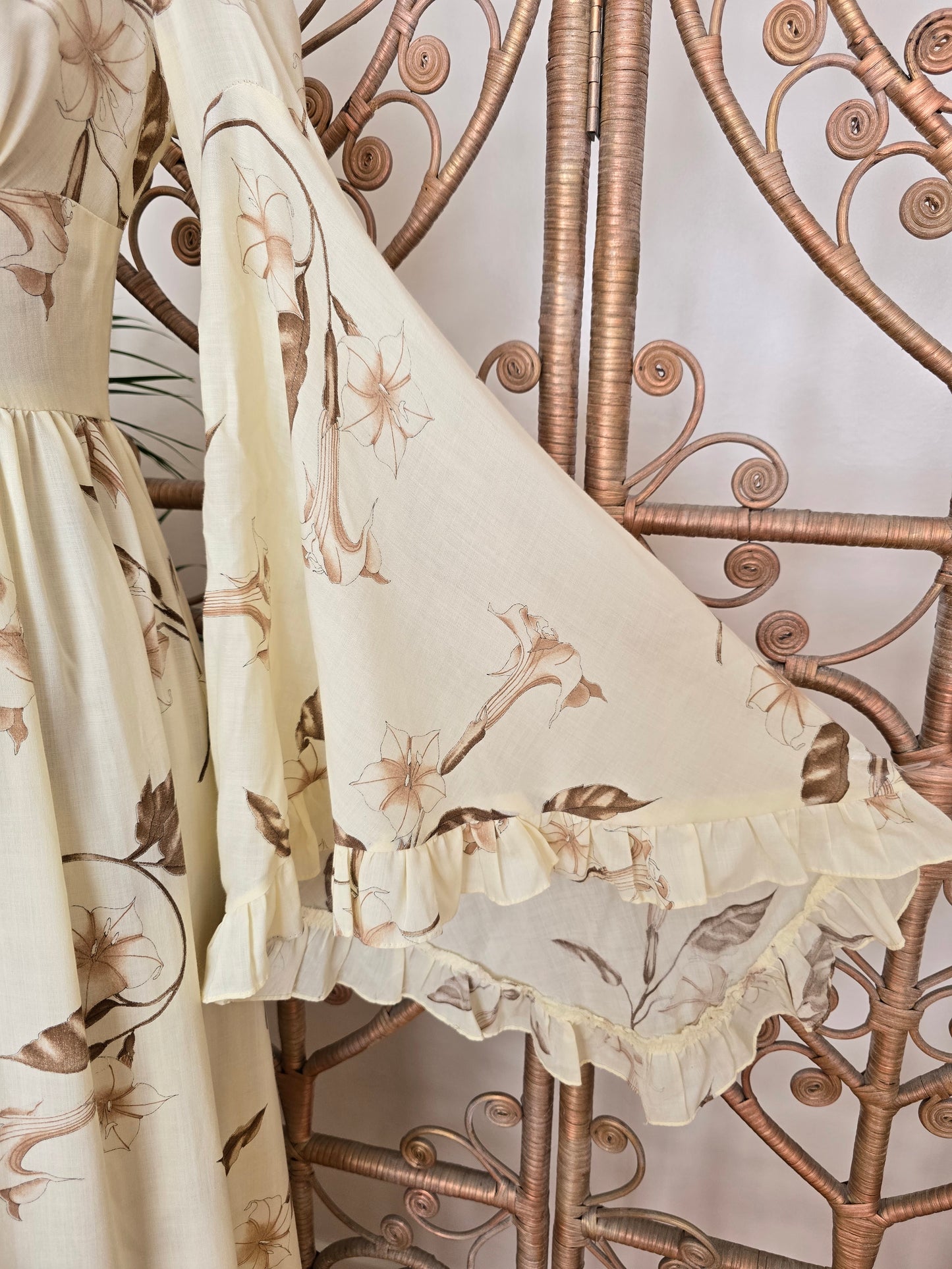 Vintage angel sleeves dress