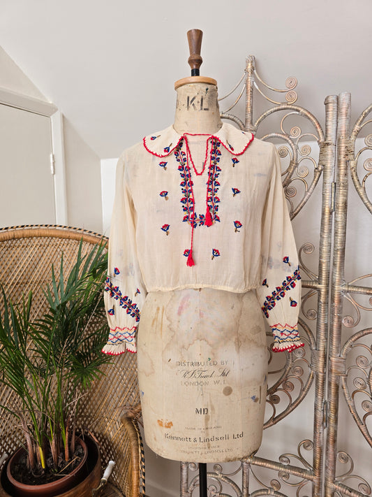 Vintage 30s/40s Hungarian embroidered blouse