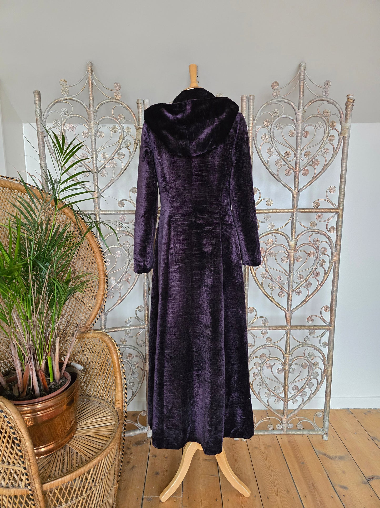 Vintage hooded Chenille 70s coat