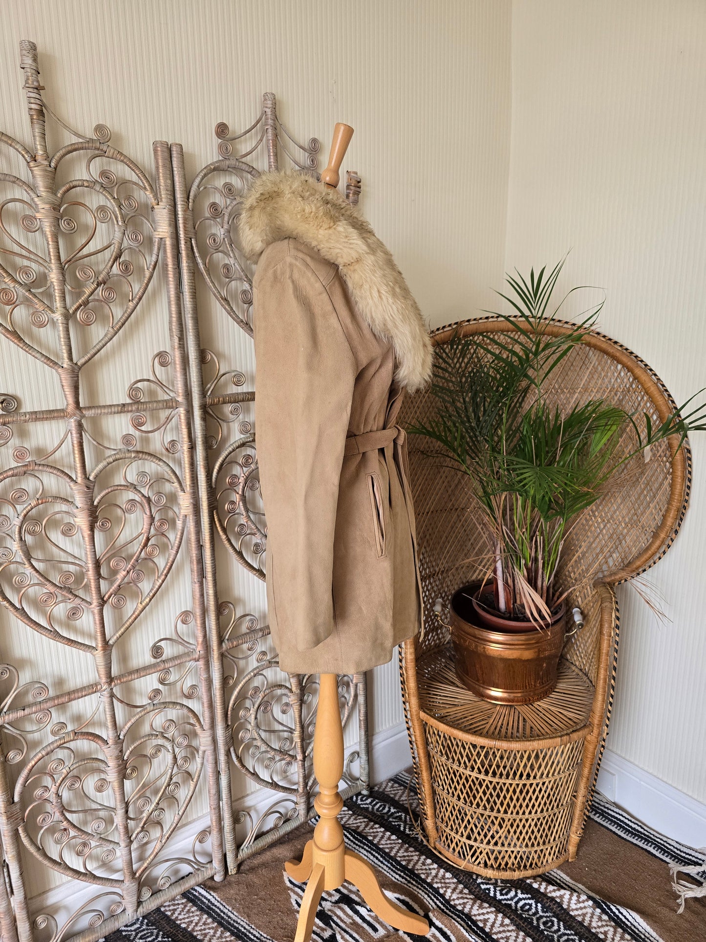 Vintage sheepskin collar suede coat