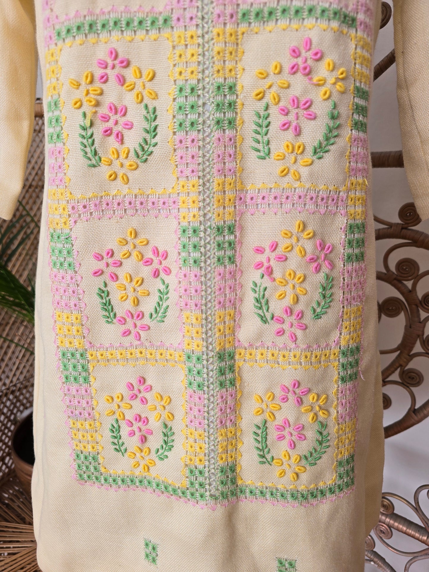 Vintage embroidered 50s 60s dress