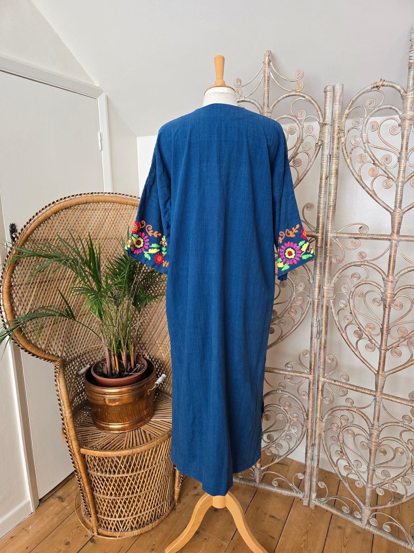 Vintage embroidered Mexican dress