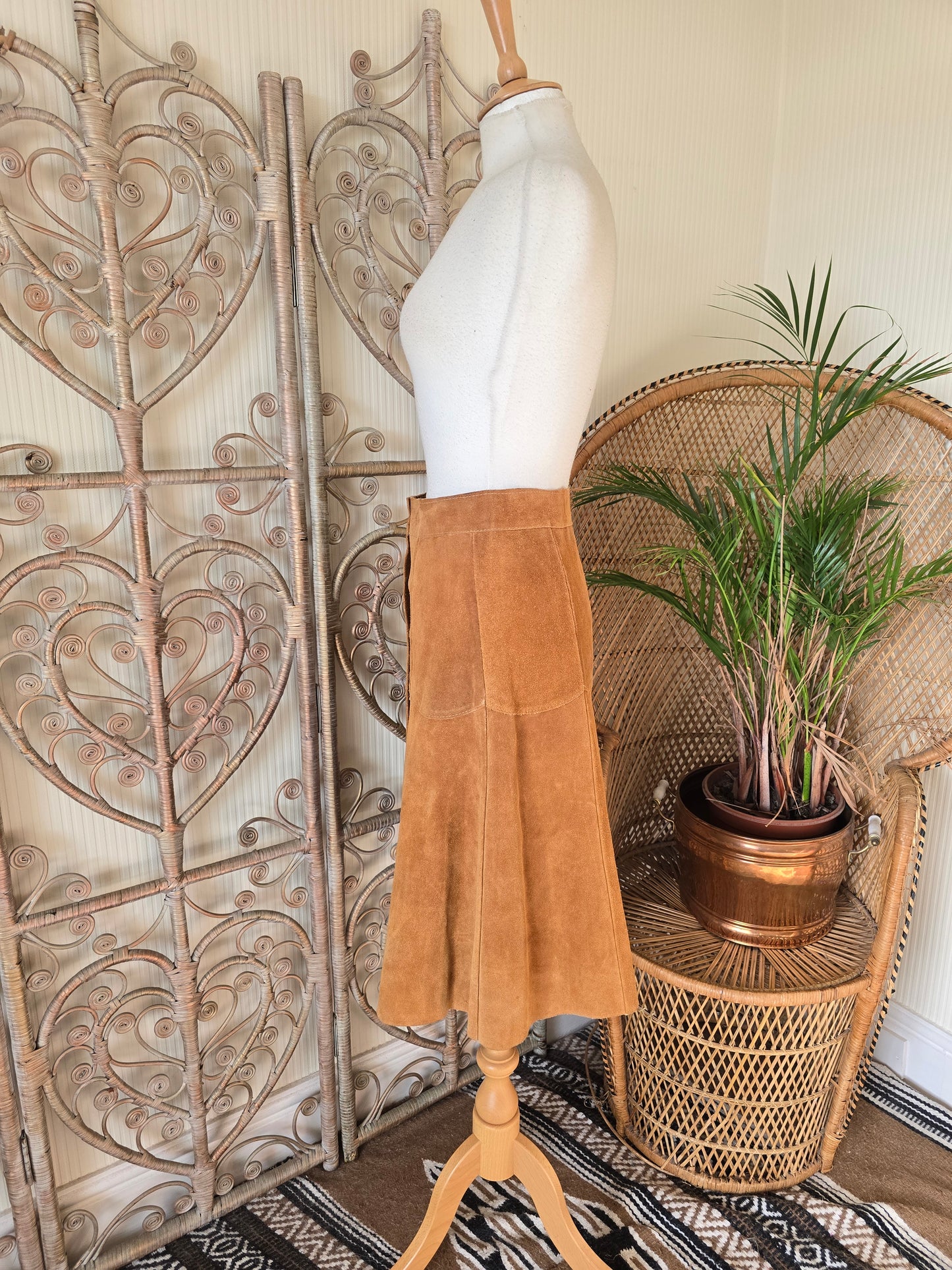 Vintage suede skirt w27.5"