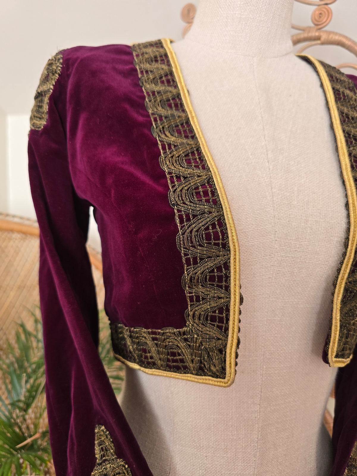 Vintage ottoman velvet embroidered jacket XS