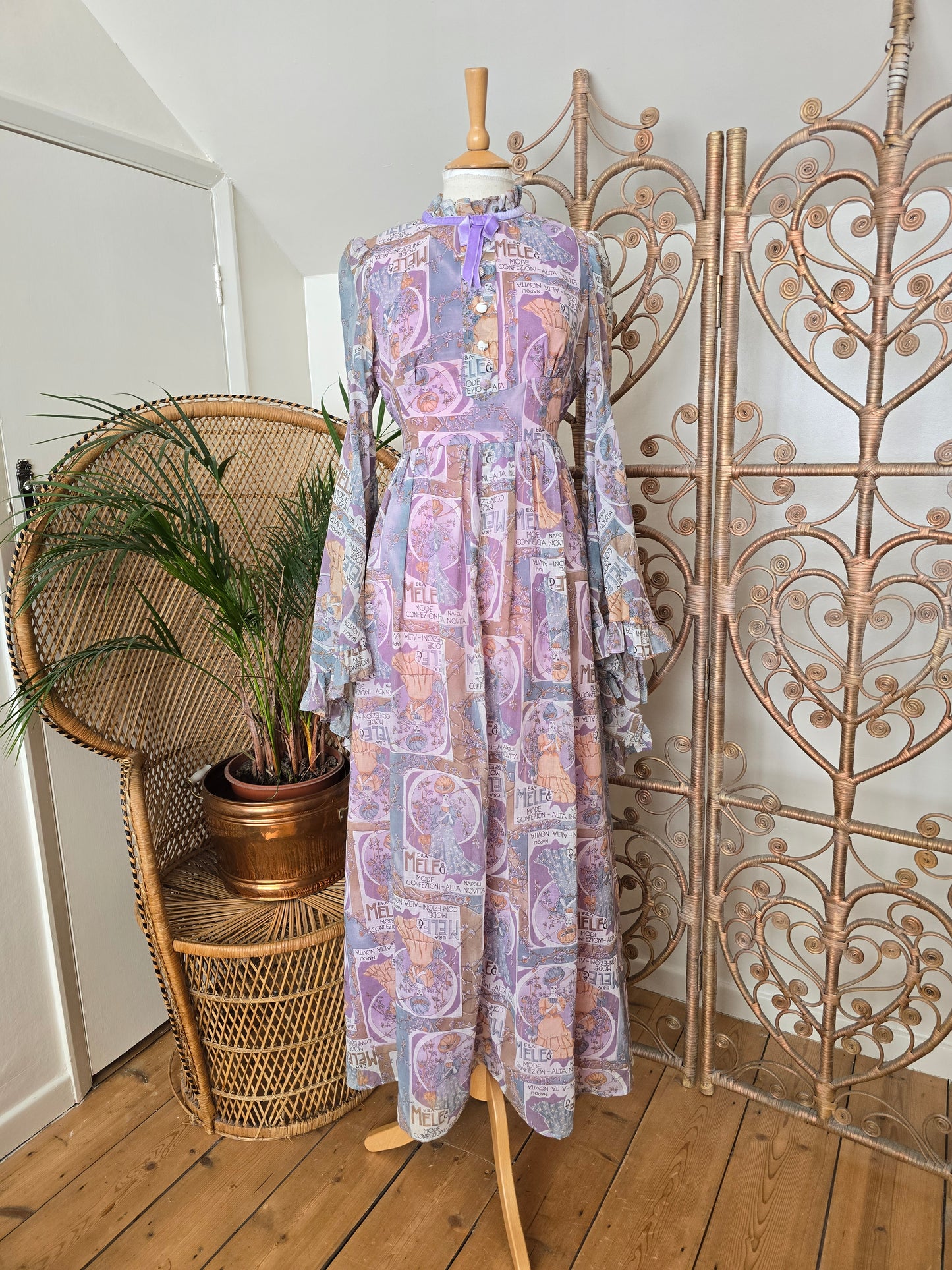 Vintage angel sleeves dress