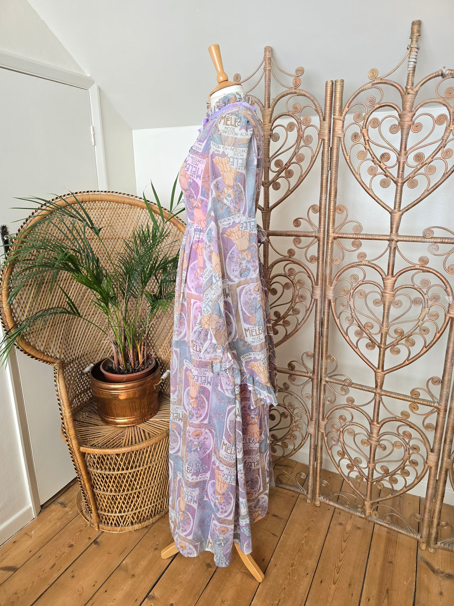 Vintage angel sleeves dress