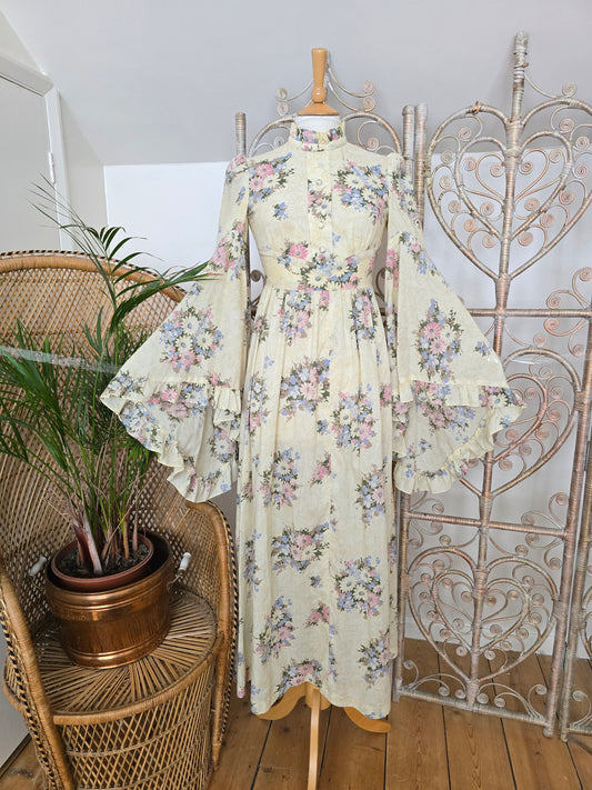 Reserved dont buy Vintage angel sleeves dress