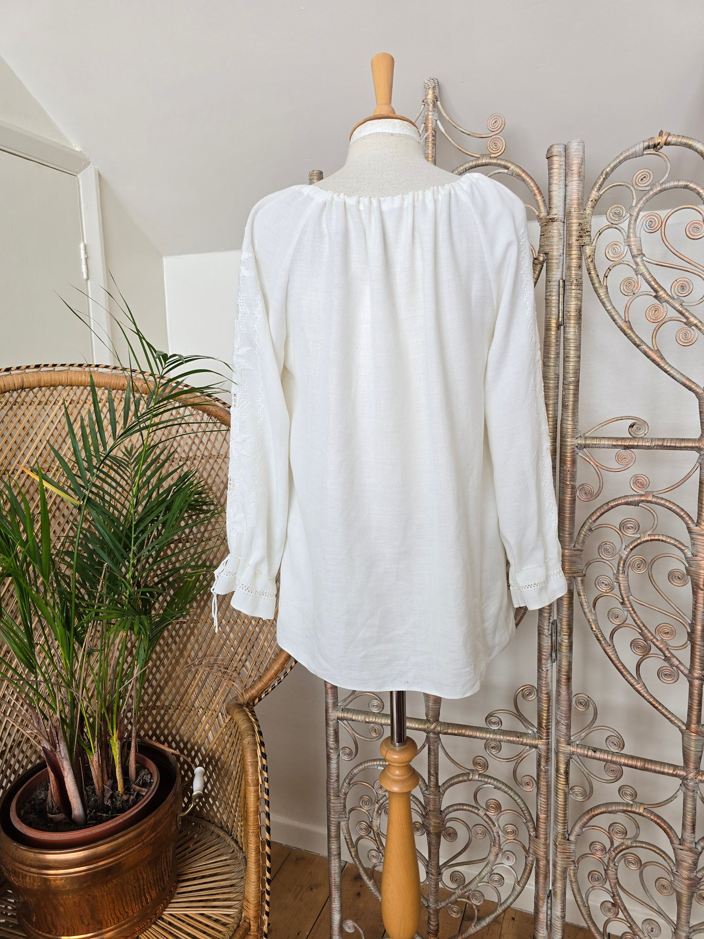 Vintage embroidery anglaise blouse