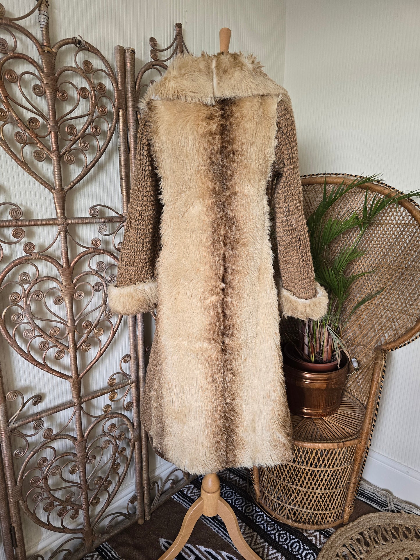 Vintage Astraka faux fur coat S