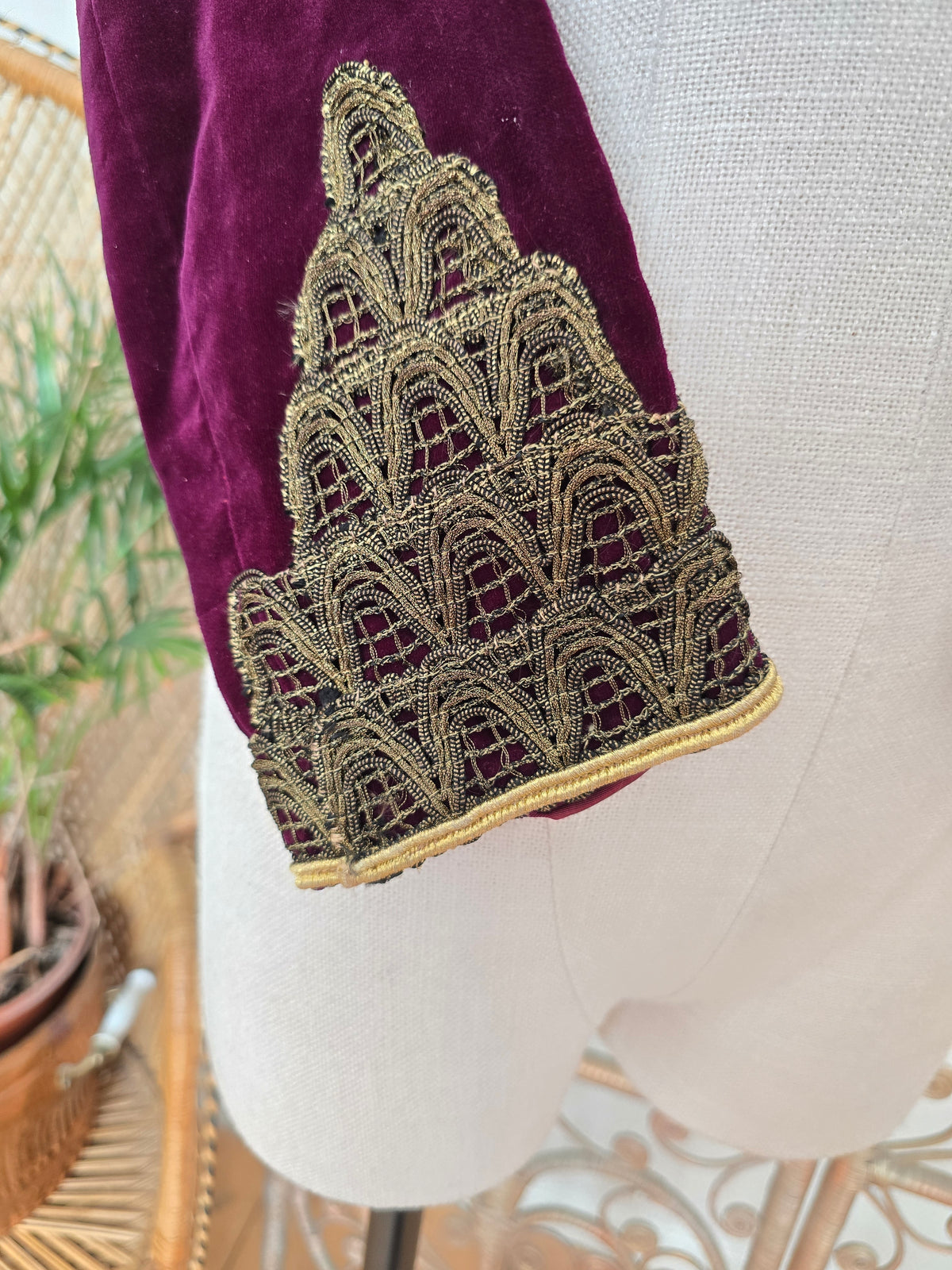 Vintage ottoman velvet embroidered jacket XS