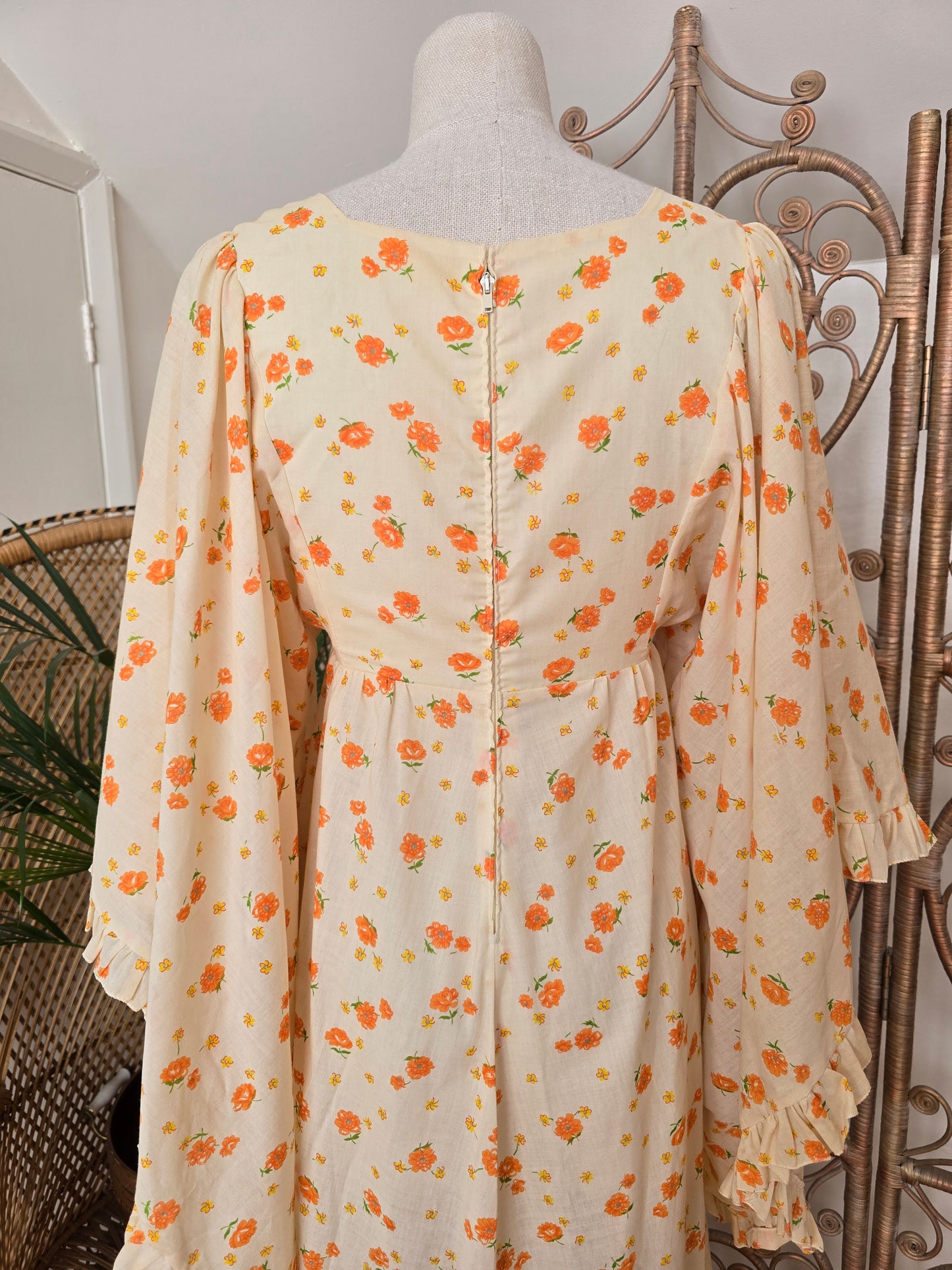 Vintage angel sleeves dress