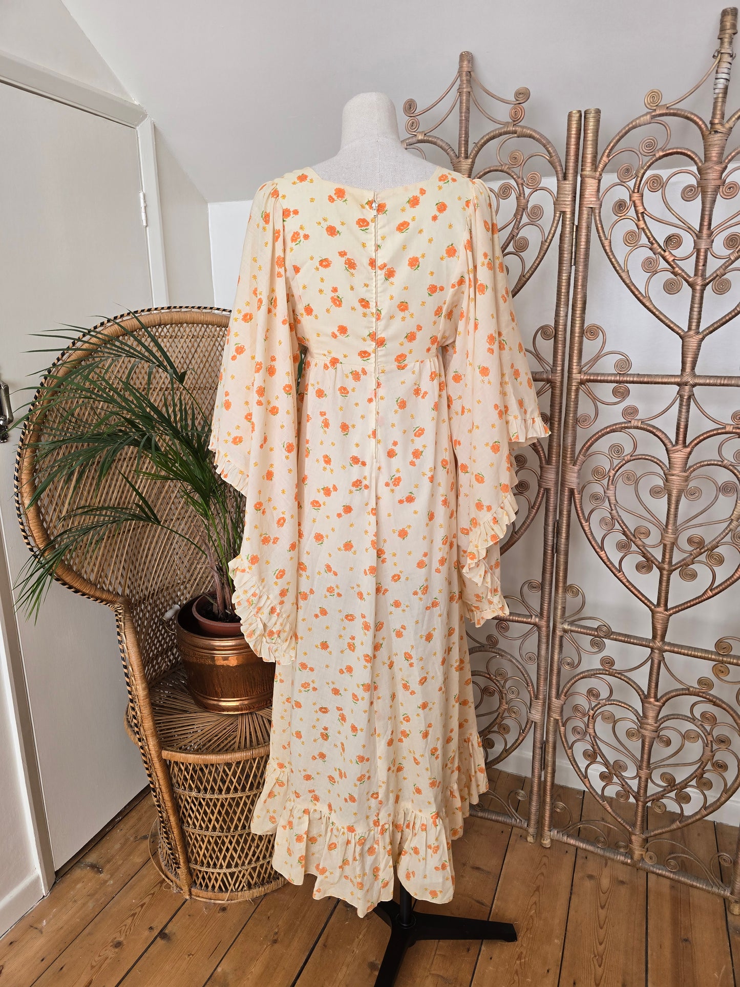 Vintage angel sleeves dress