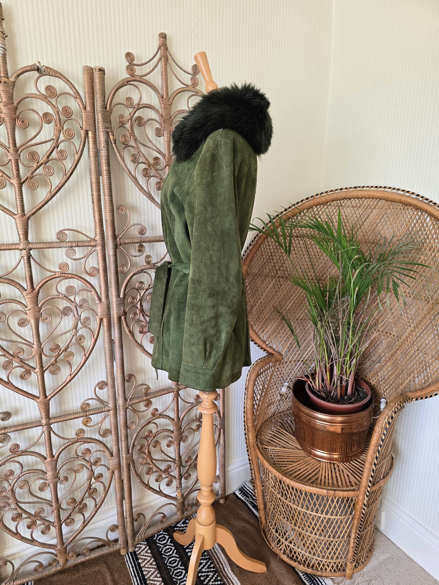 Vintage suede Sheepskin collar  coat