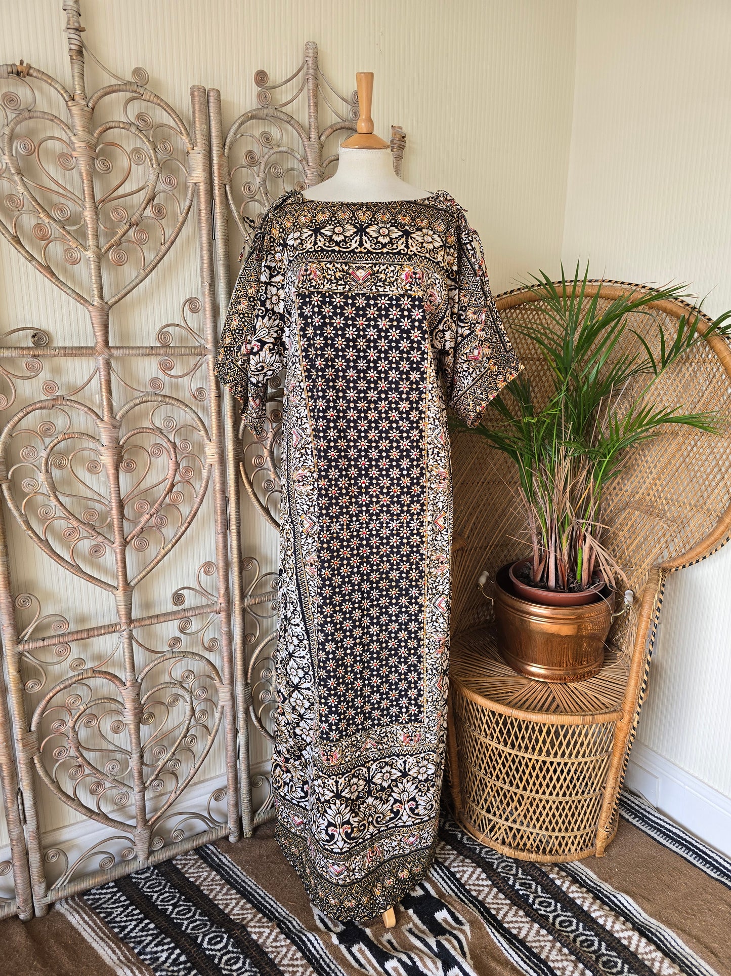 Vintage kaftan maxi dress