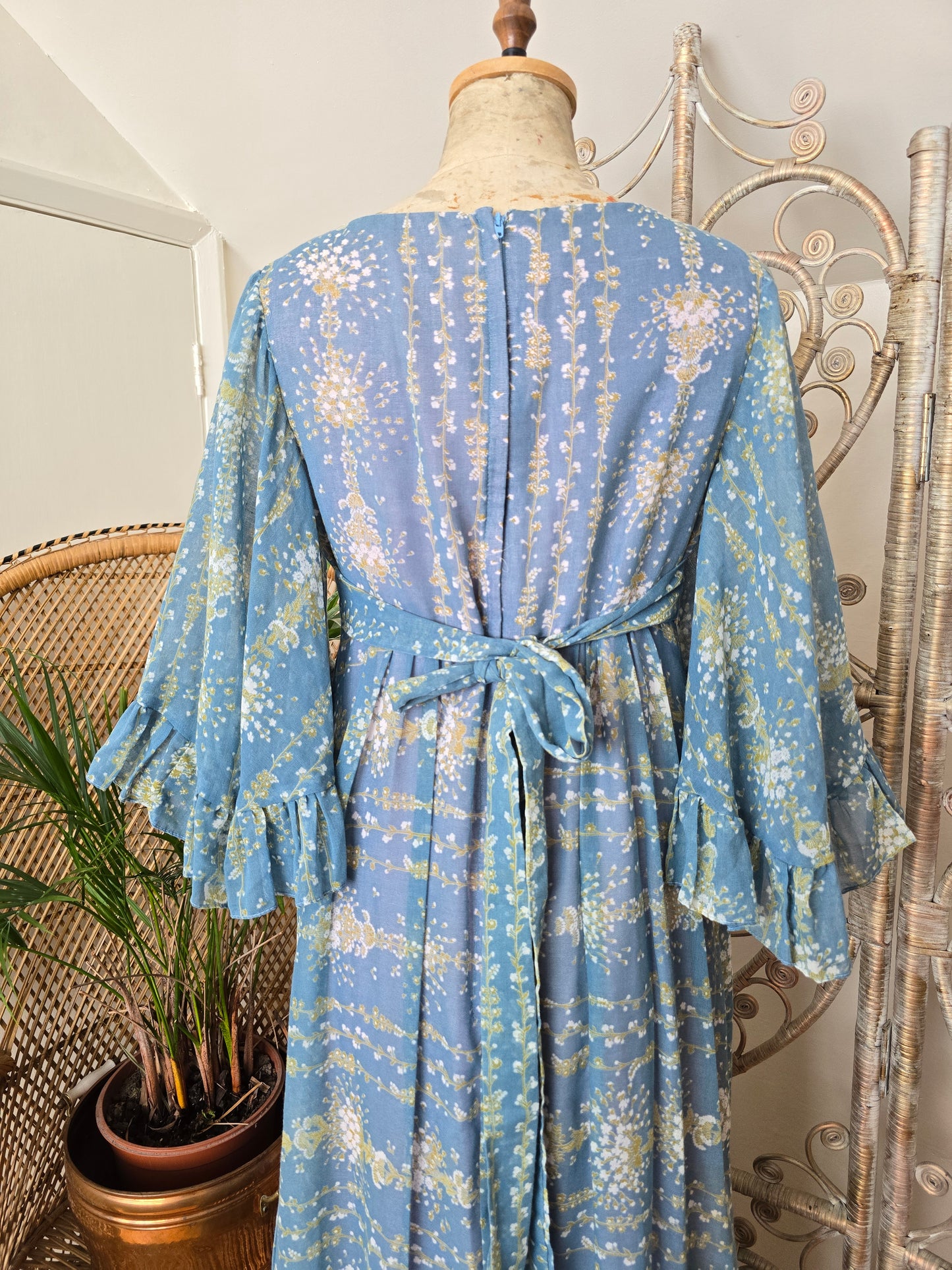 Vintage Richard shops 70s maxi dress