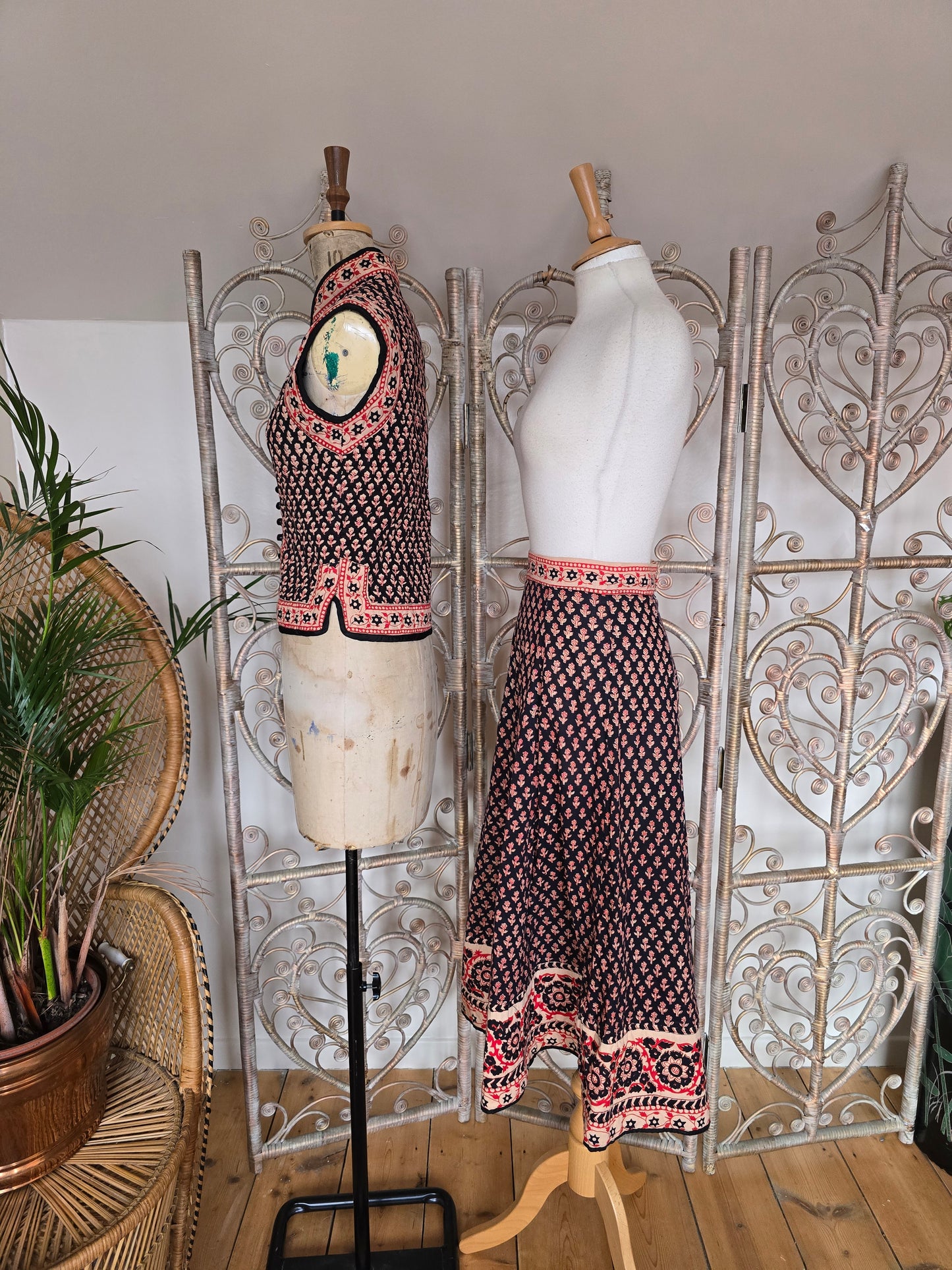 Vintage indian 70s two piece skirt waistcoat