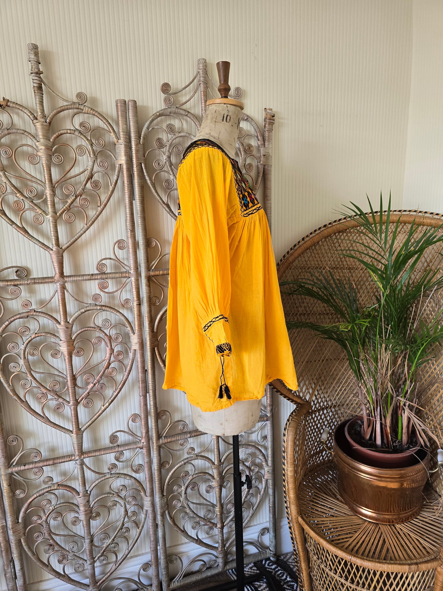 Vintage style Mexican embroidered blouse