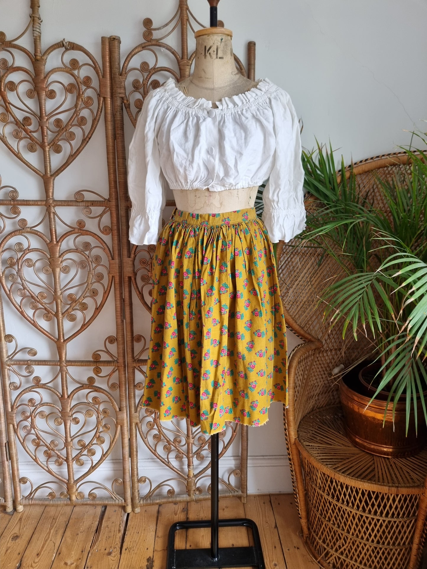 Vintage floral 50s midi skirt