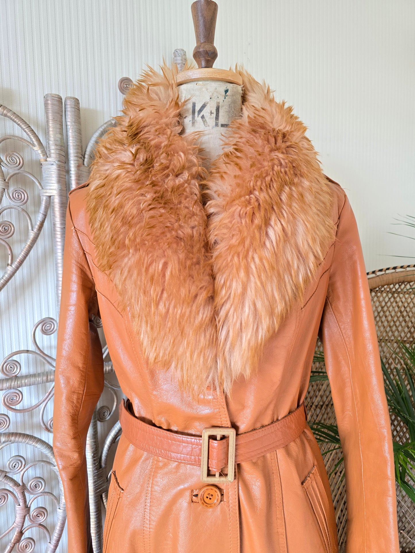 Vintage sheepskin collar leather coat