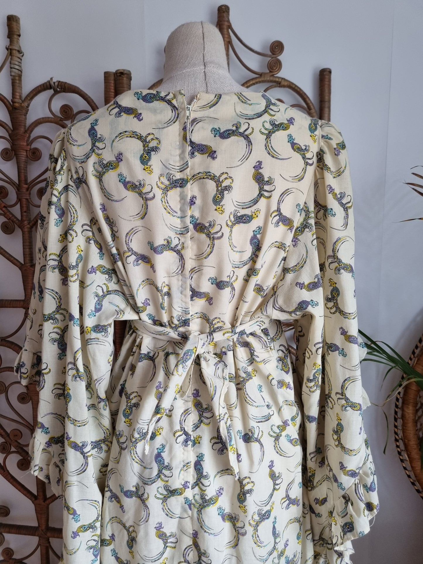 Vintage angel sleeves dress