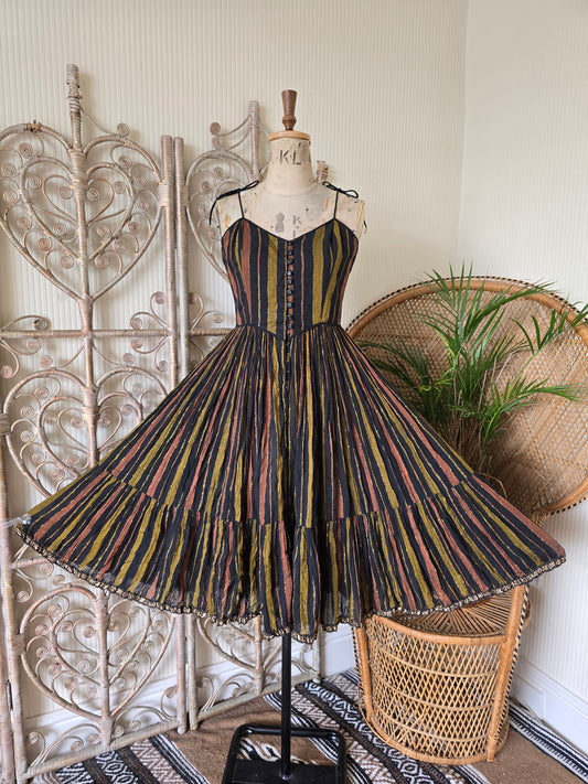 Vintage phool sweetheart Indian dress