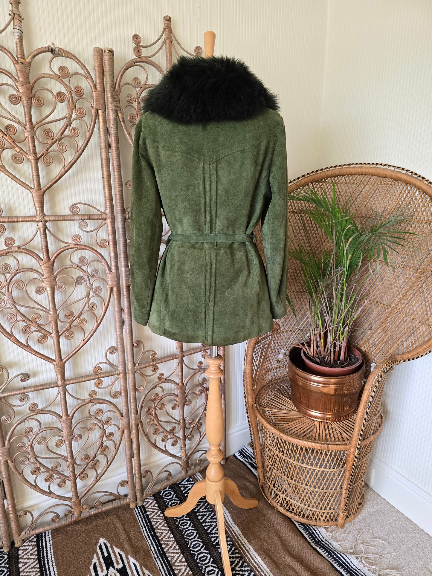 Vintage suede Sheepskin collar  coat