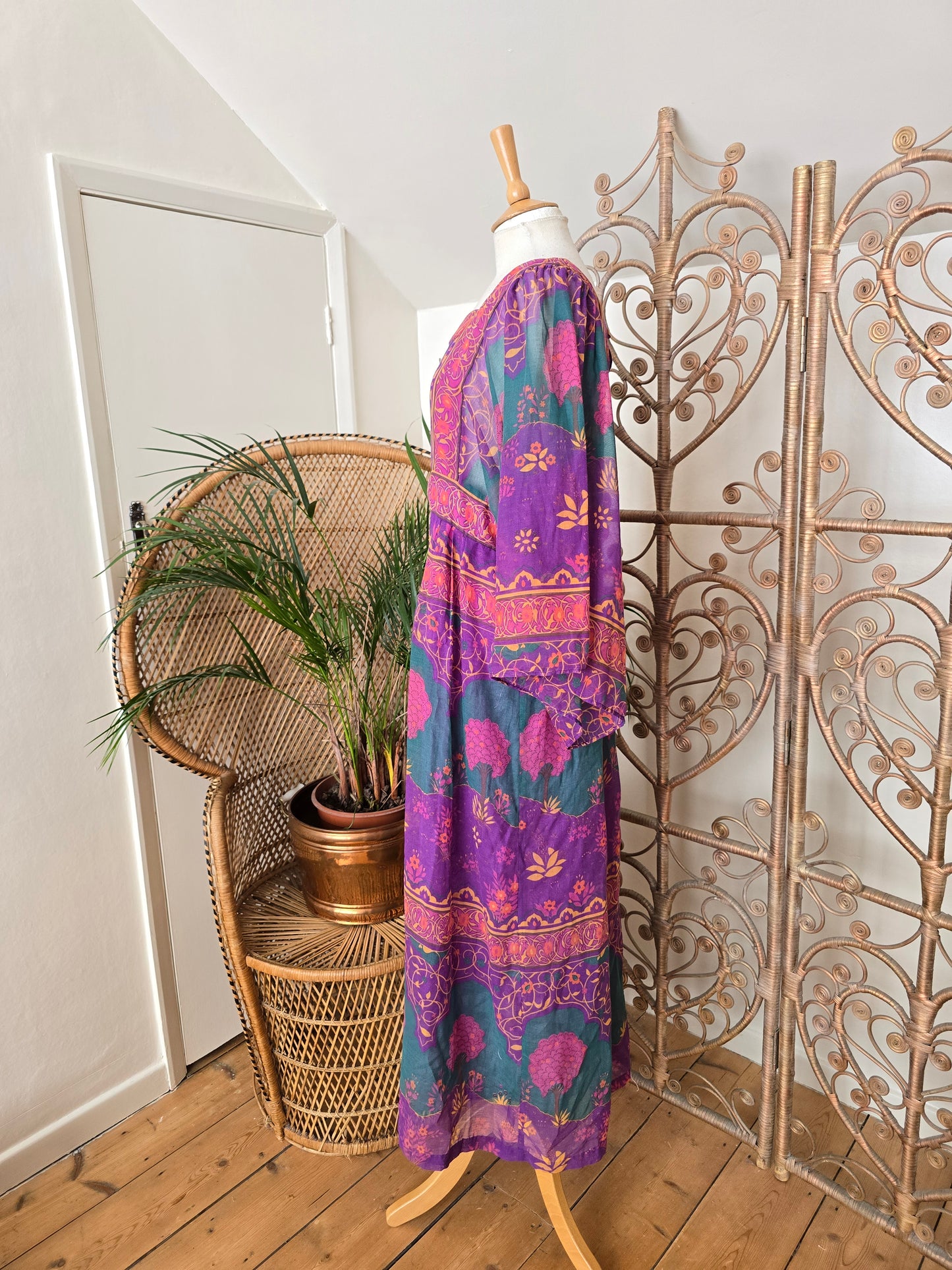 Vintage 70s maxi dress Rarer size