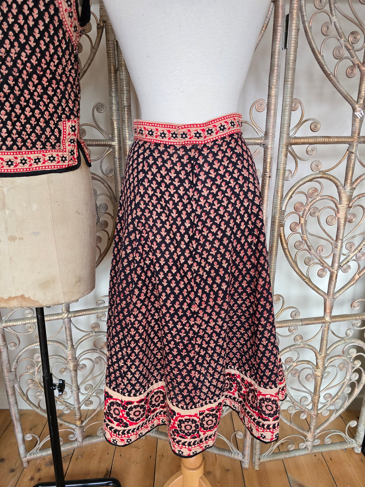 Vintage indian 70s two piece skirt waistcoat