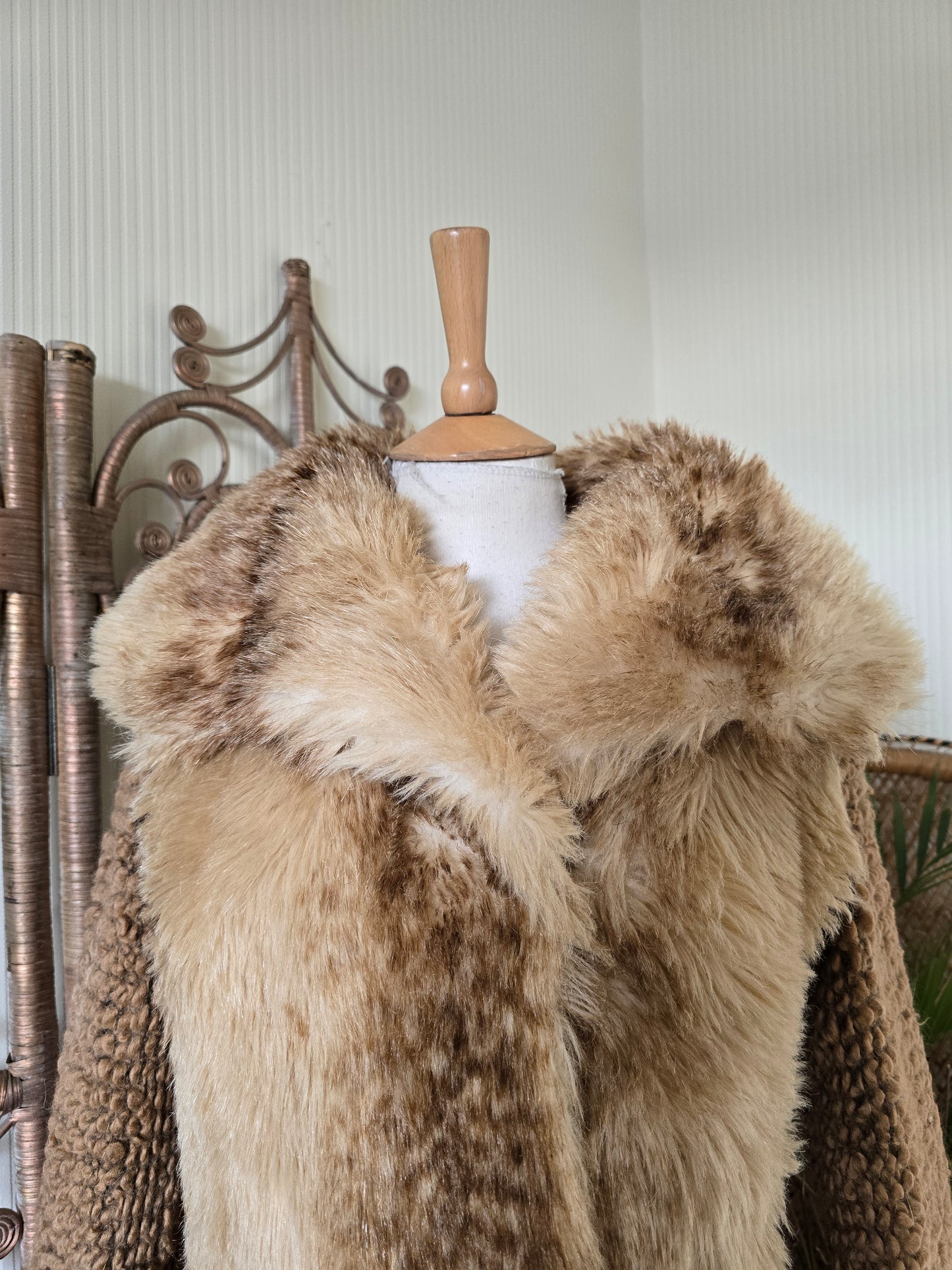 Vintage Astraka faux fur coat S