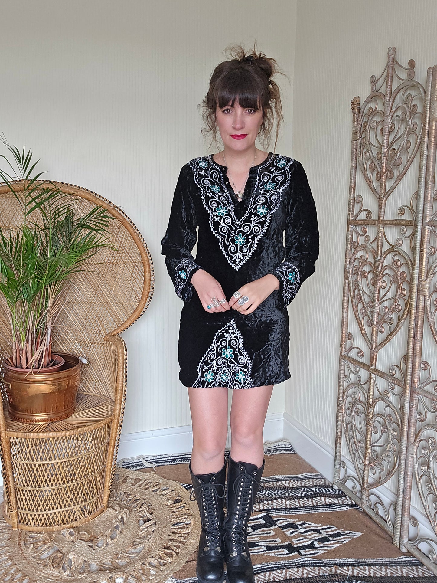 Vintage embroidered velvet kaftan dress